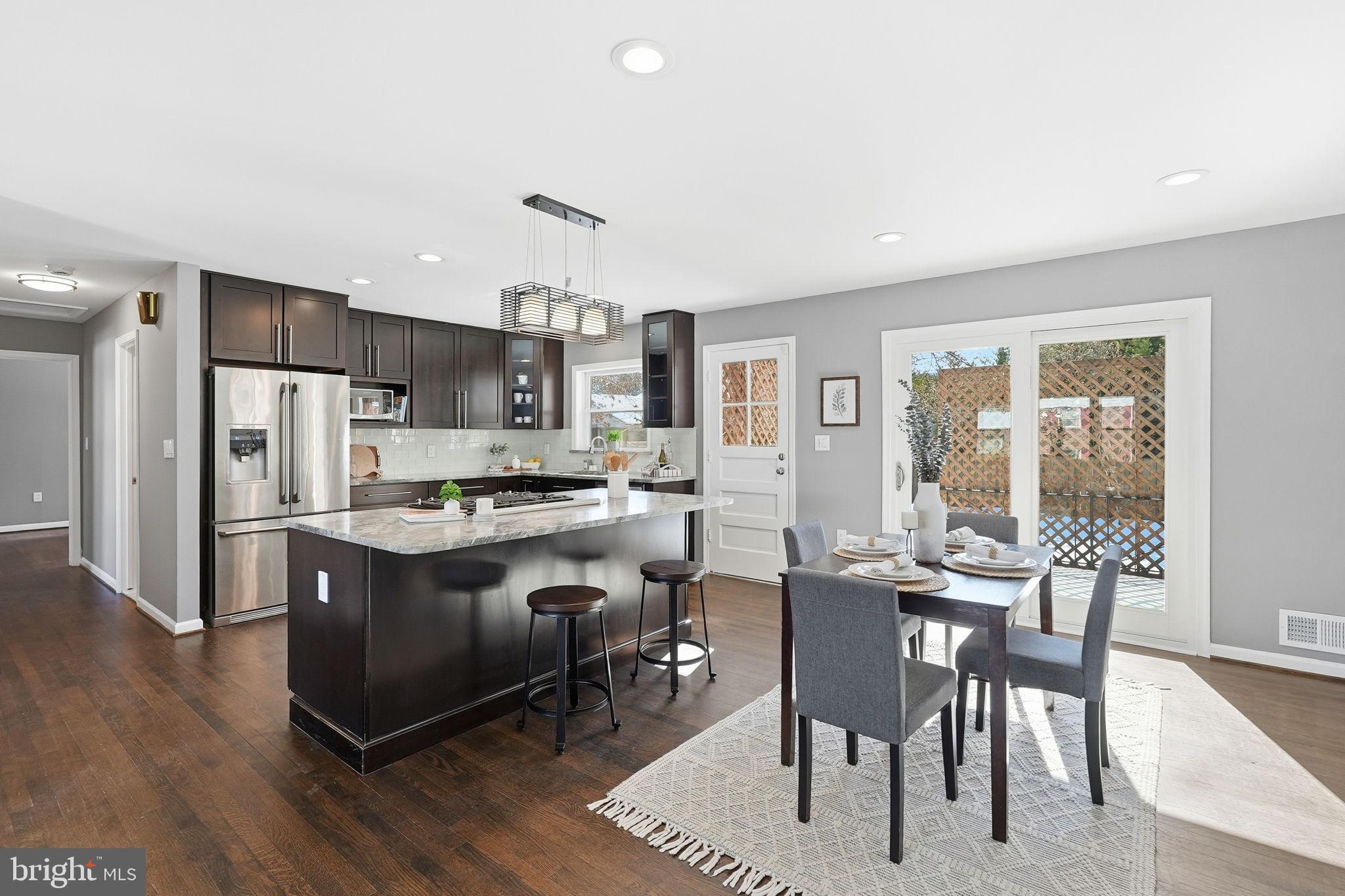 COLLEGE PARK WOODS - Residential