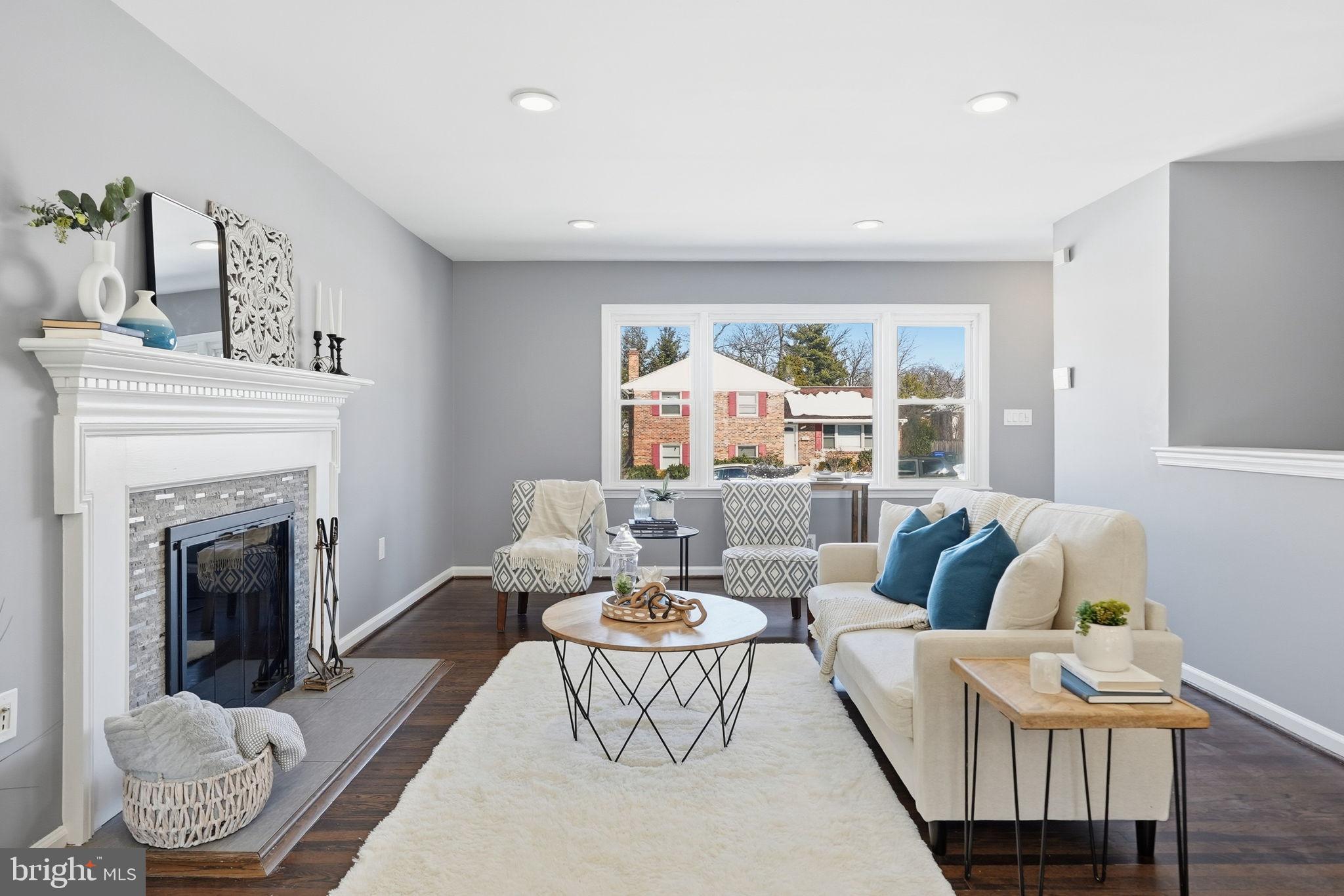 COLLEGE PARK WOODS - Residential