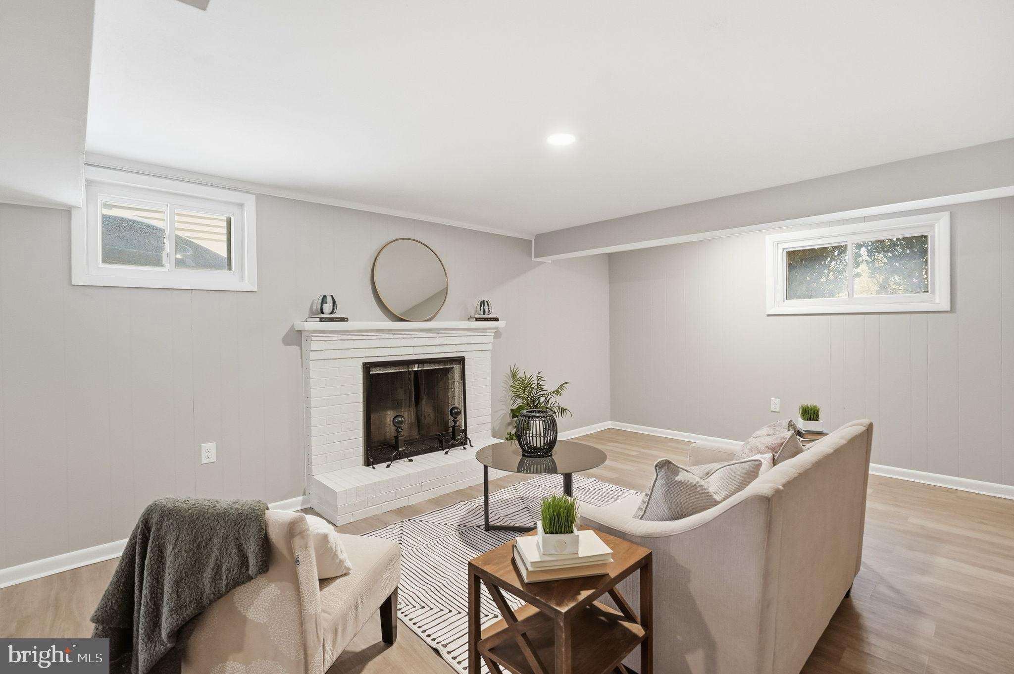 COLLEGE PARK WOODS - Residential