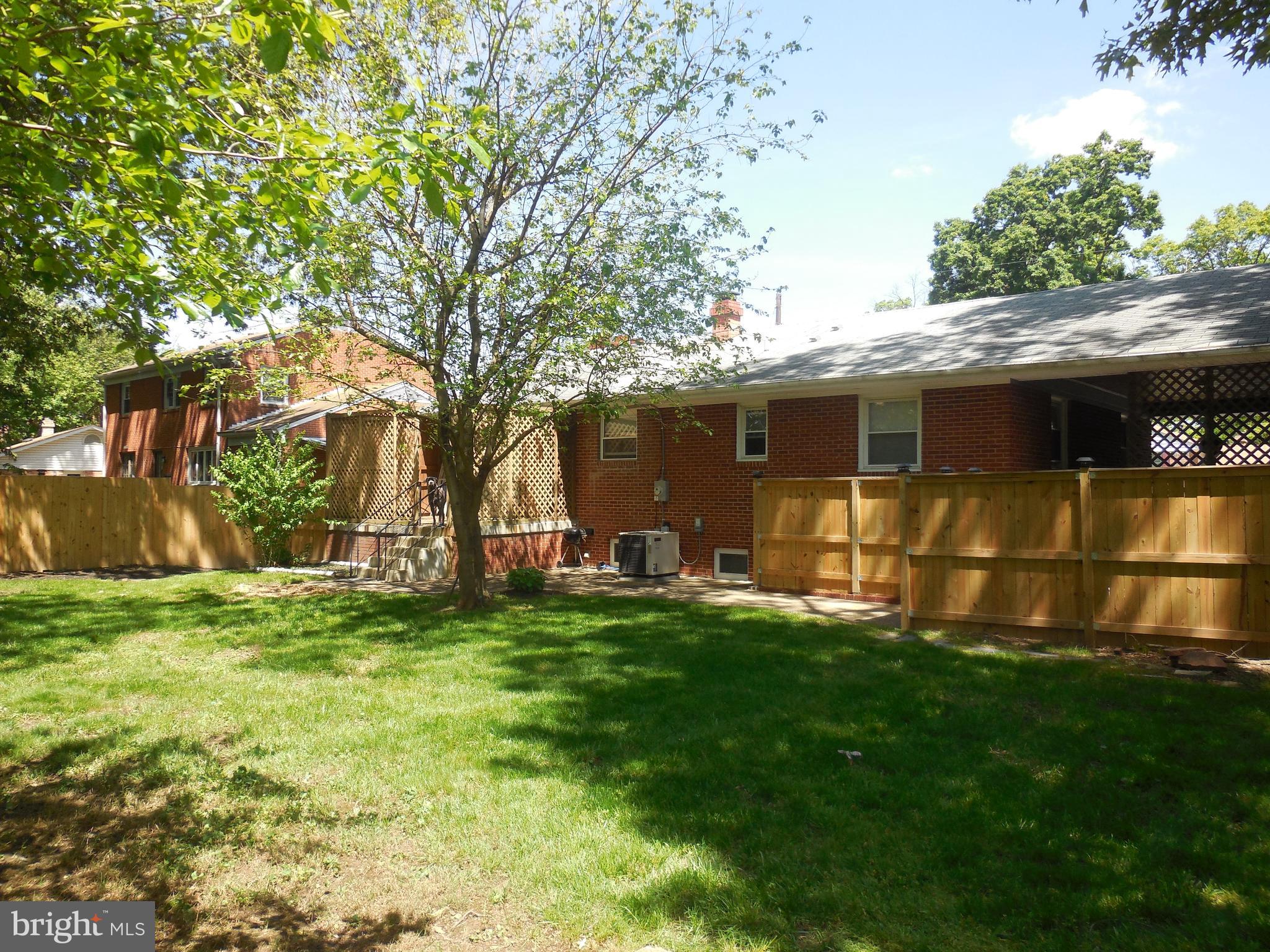 COLLEGE PARK WOODS - Residential