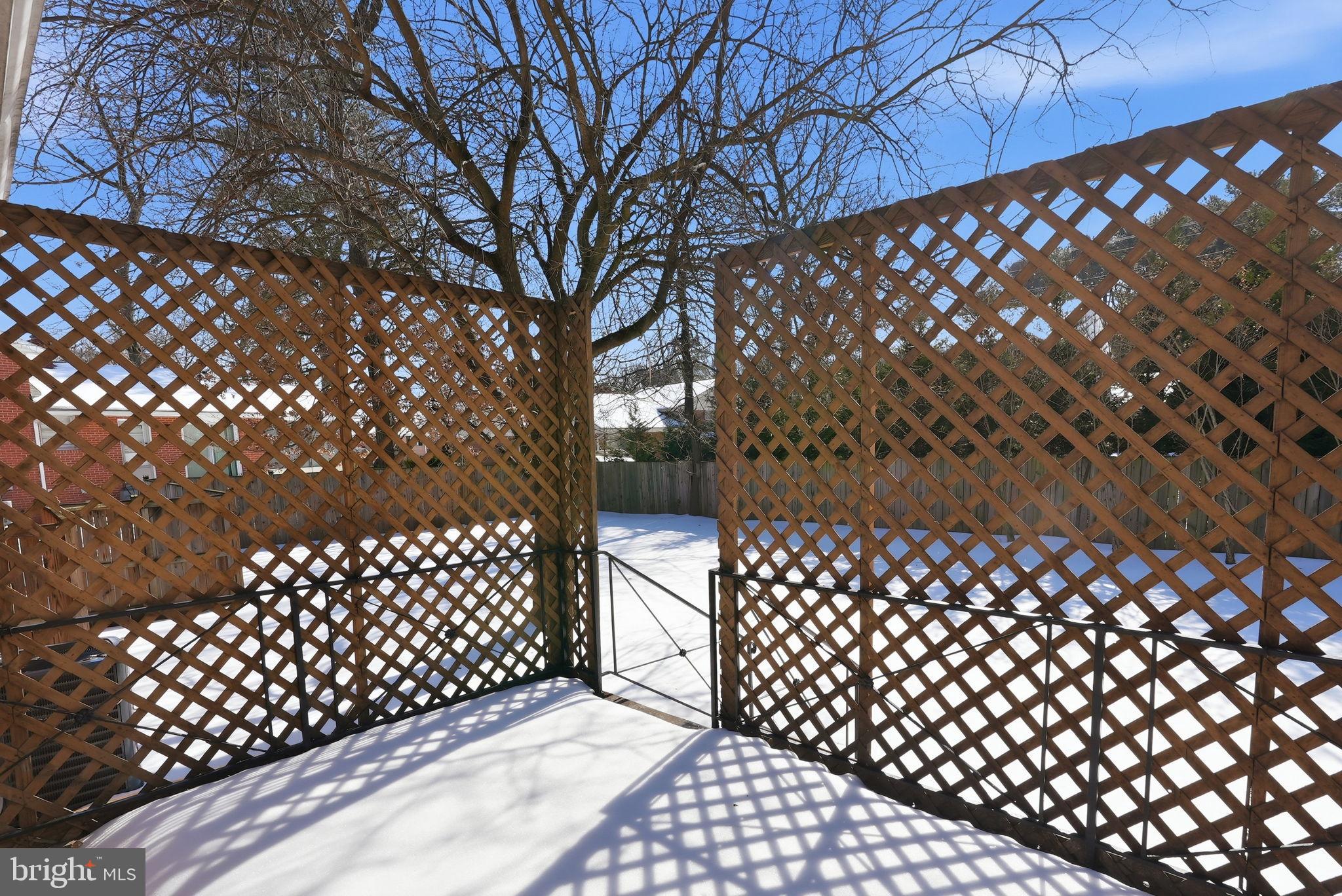 COLLEGE PARK WOODS - Residential