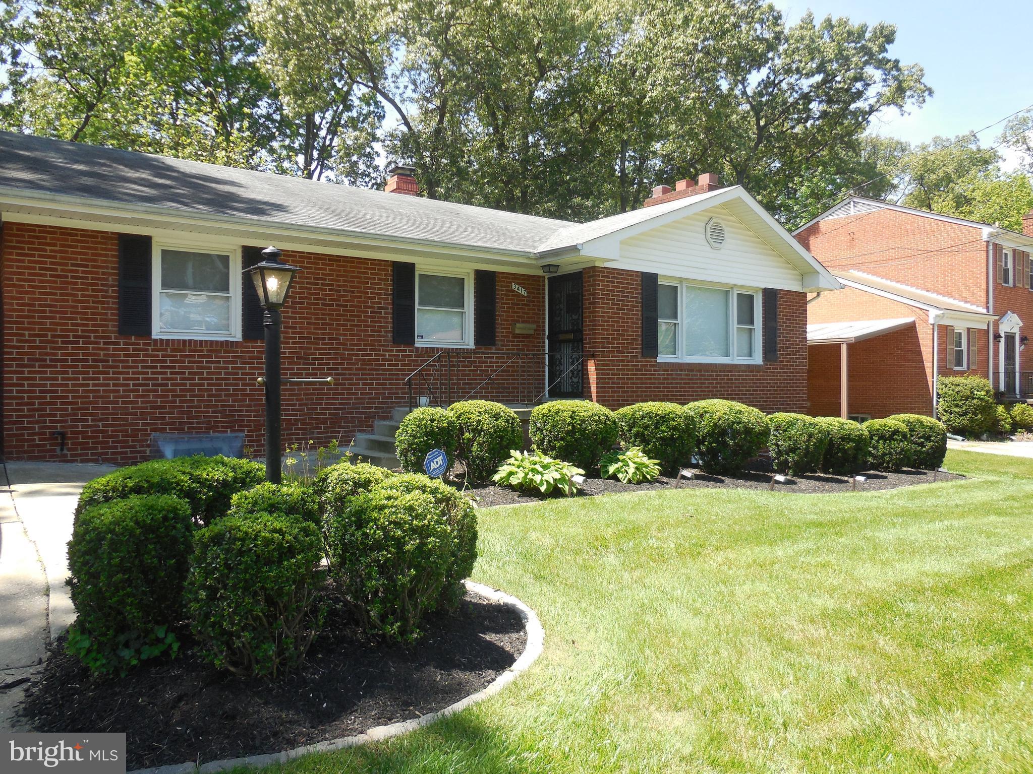 COLLEGE PARK WOODS - Residential