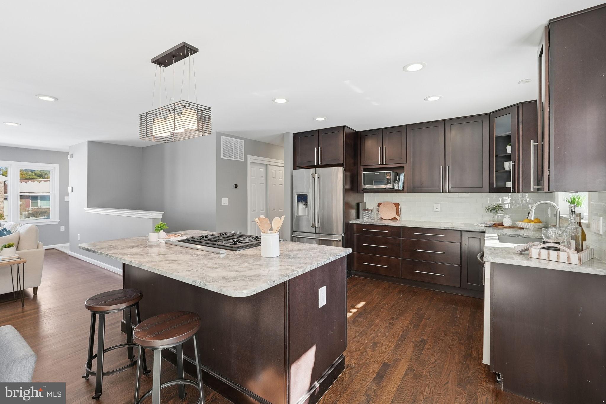 COLLEGE PARK WOODS - Residential