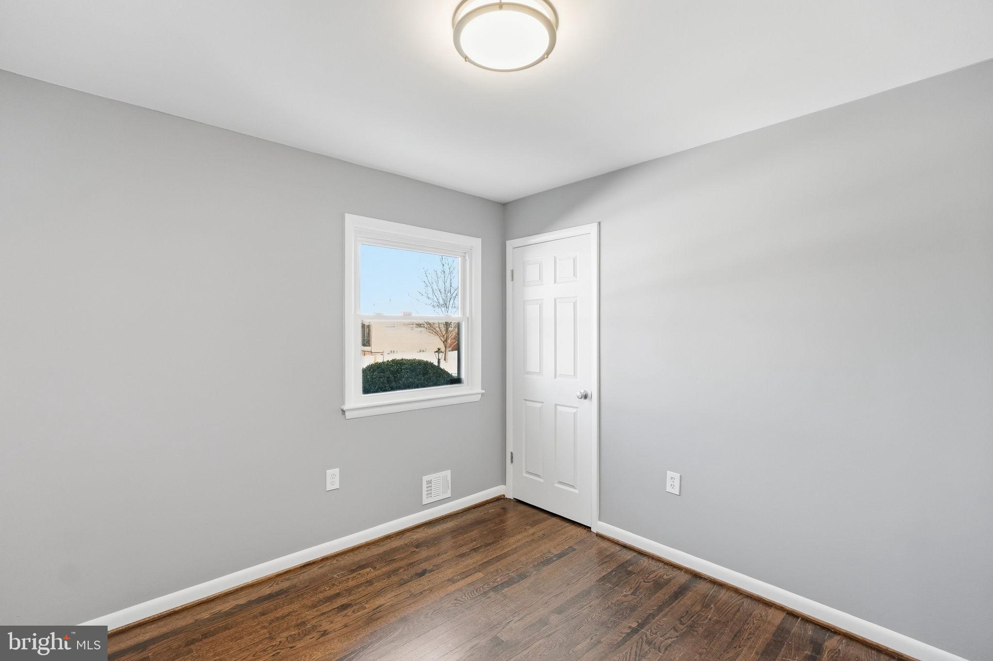 COLLEGE PARK WOODS - Residential