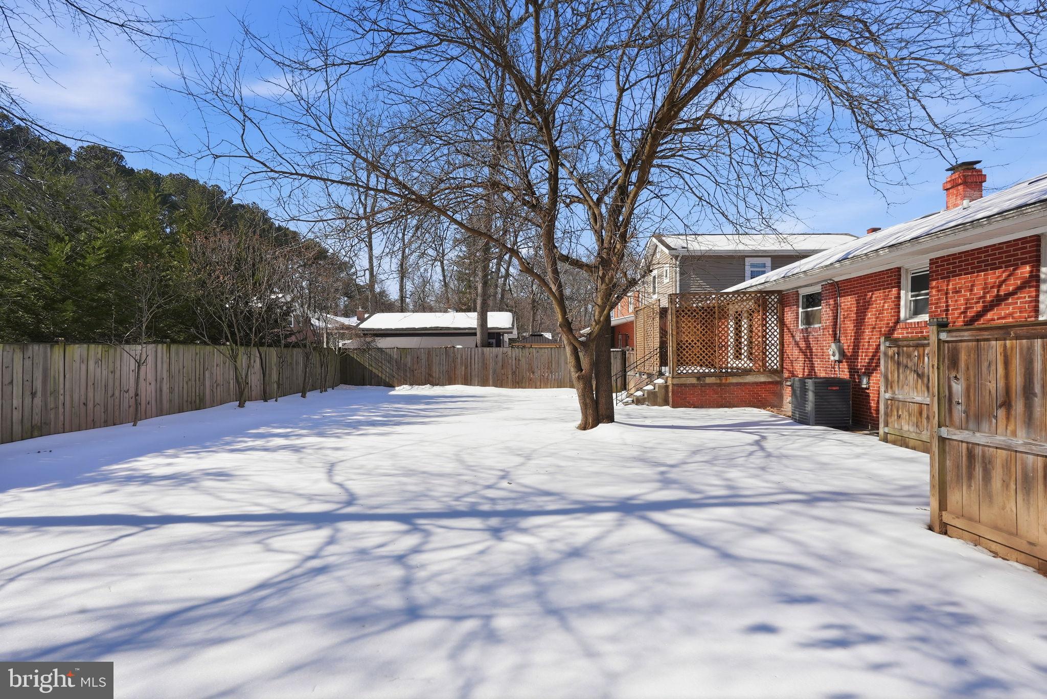 COLLEGE PARK WOODS - Residential