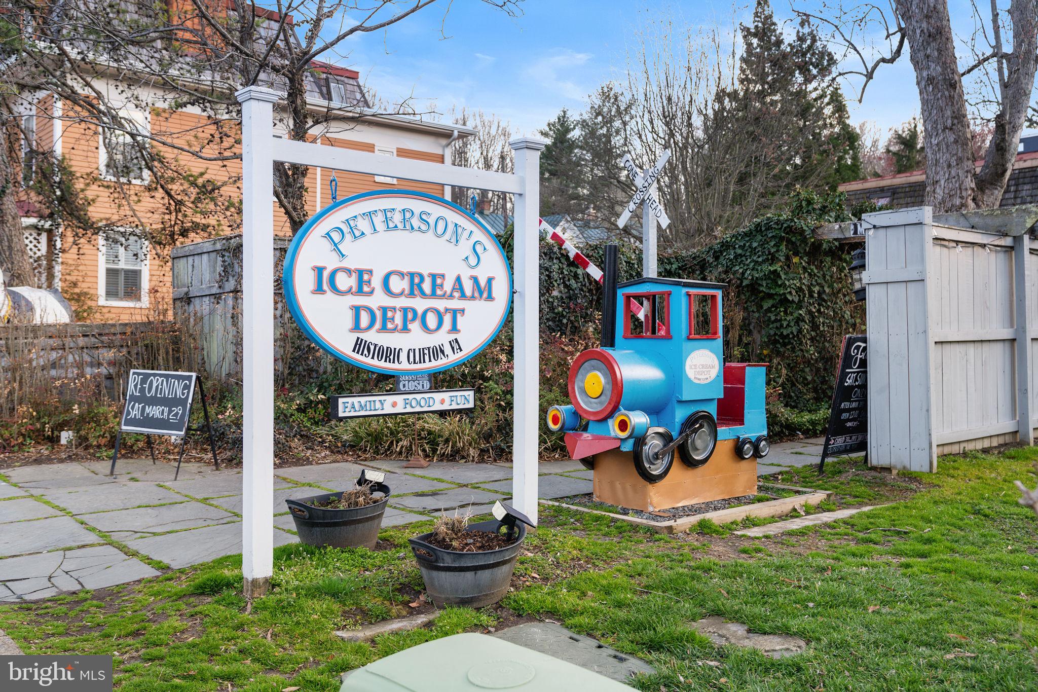 TEN PENNY WOODS - Residential