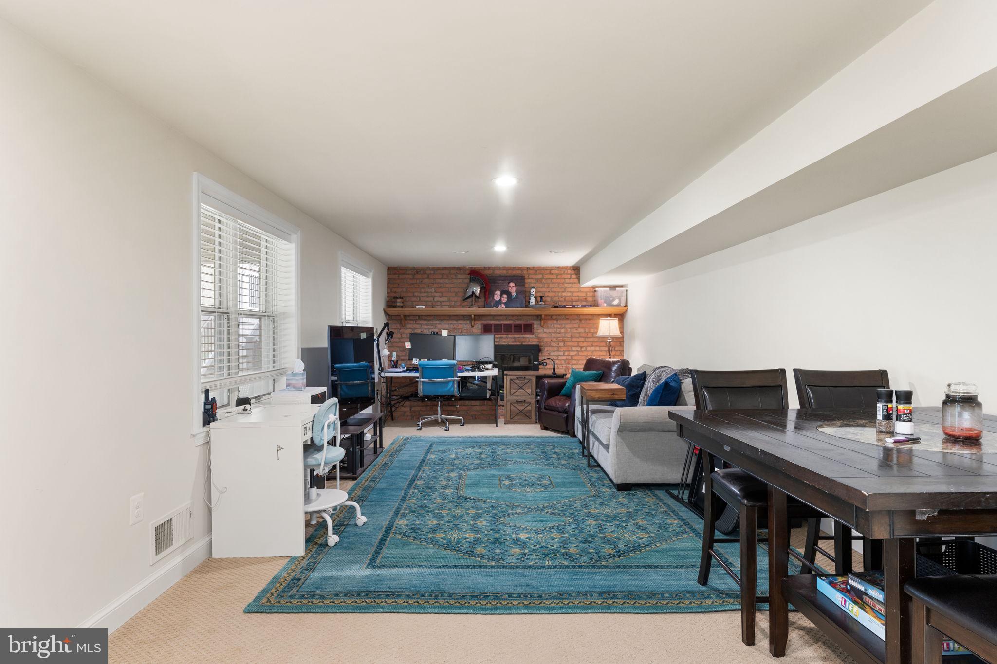 TEN PENNY WOODS - Residential