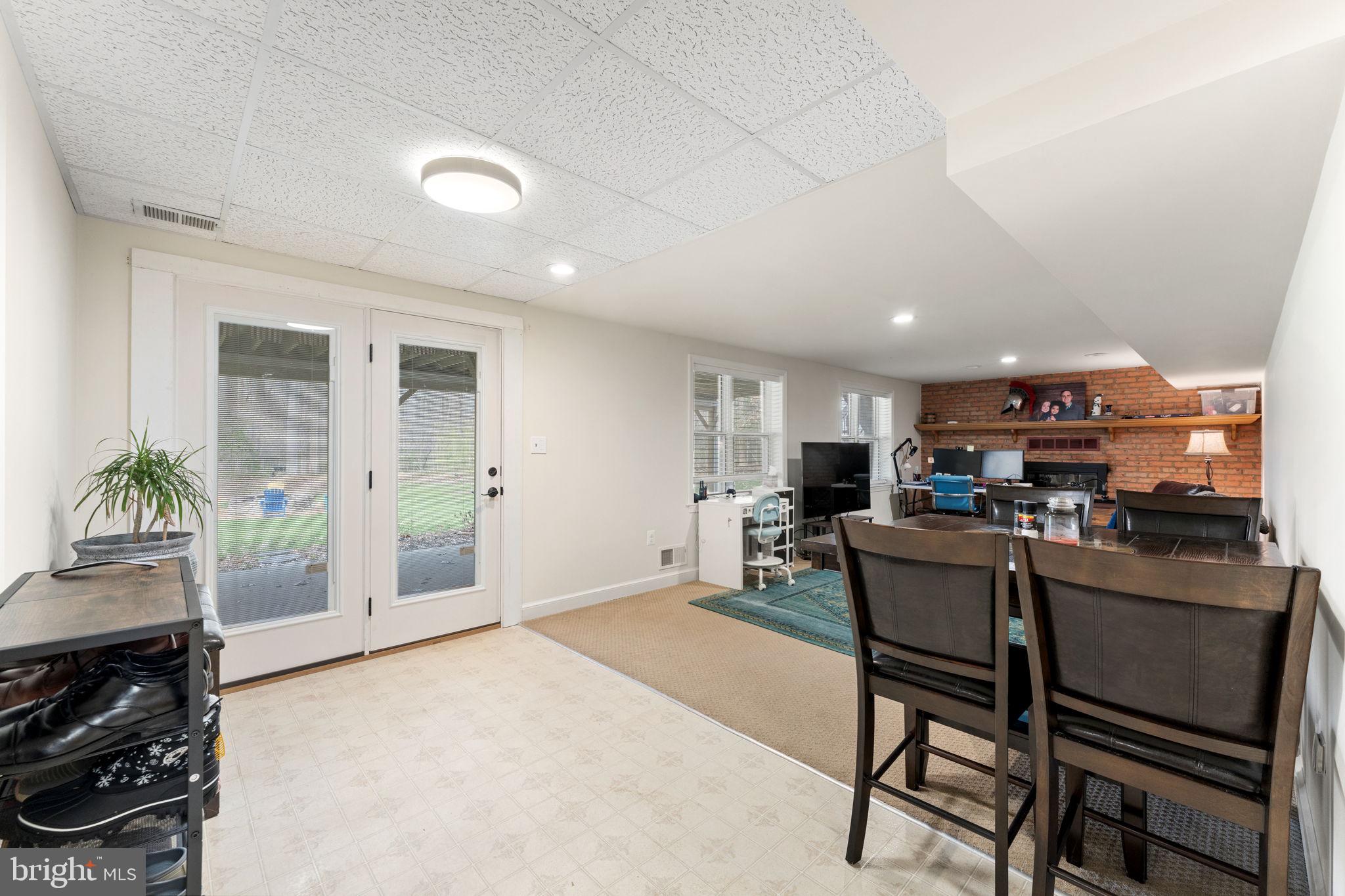 TEN PENNY WOODS - Residential