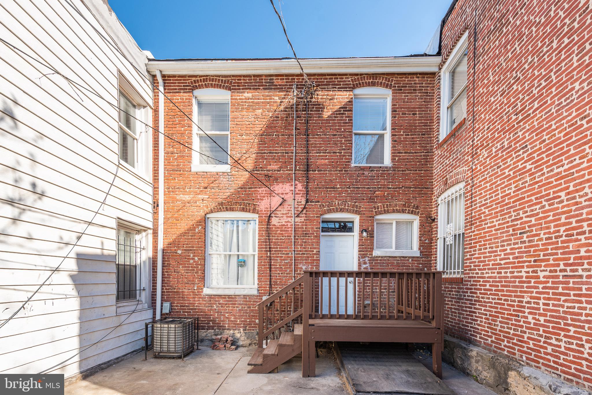 FOUR BY FOUR - Residential