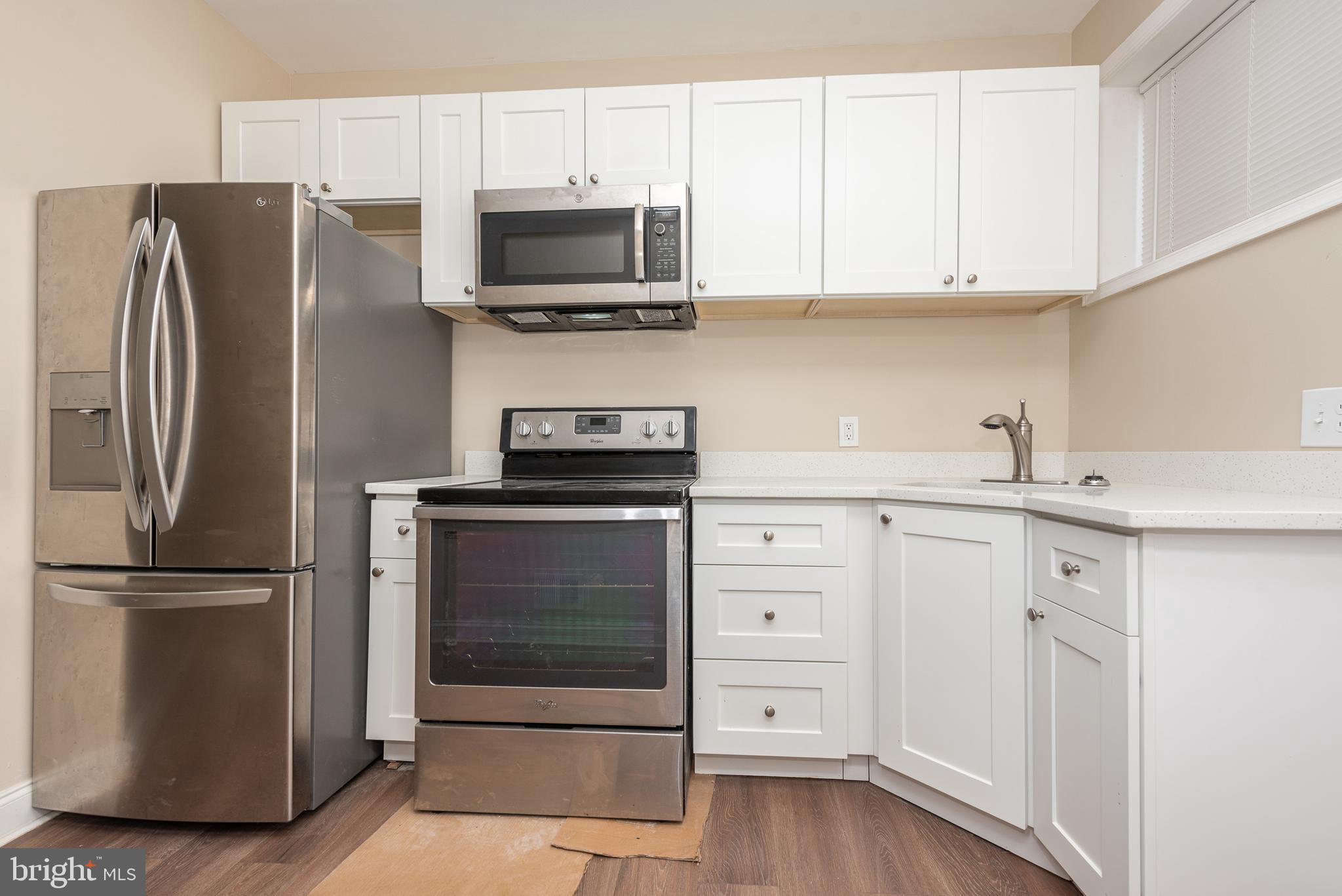 FOUR BY FOUR - Residential