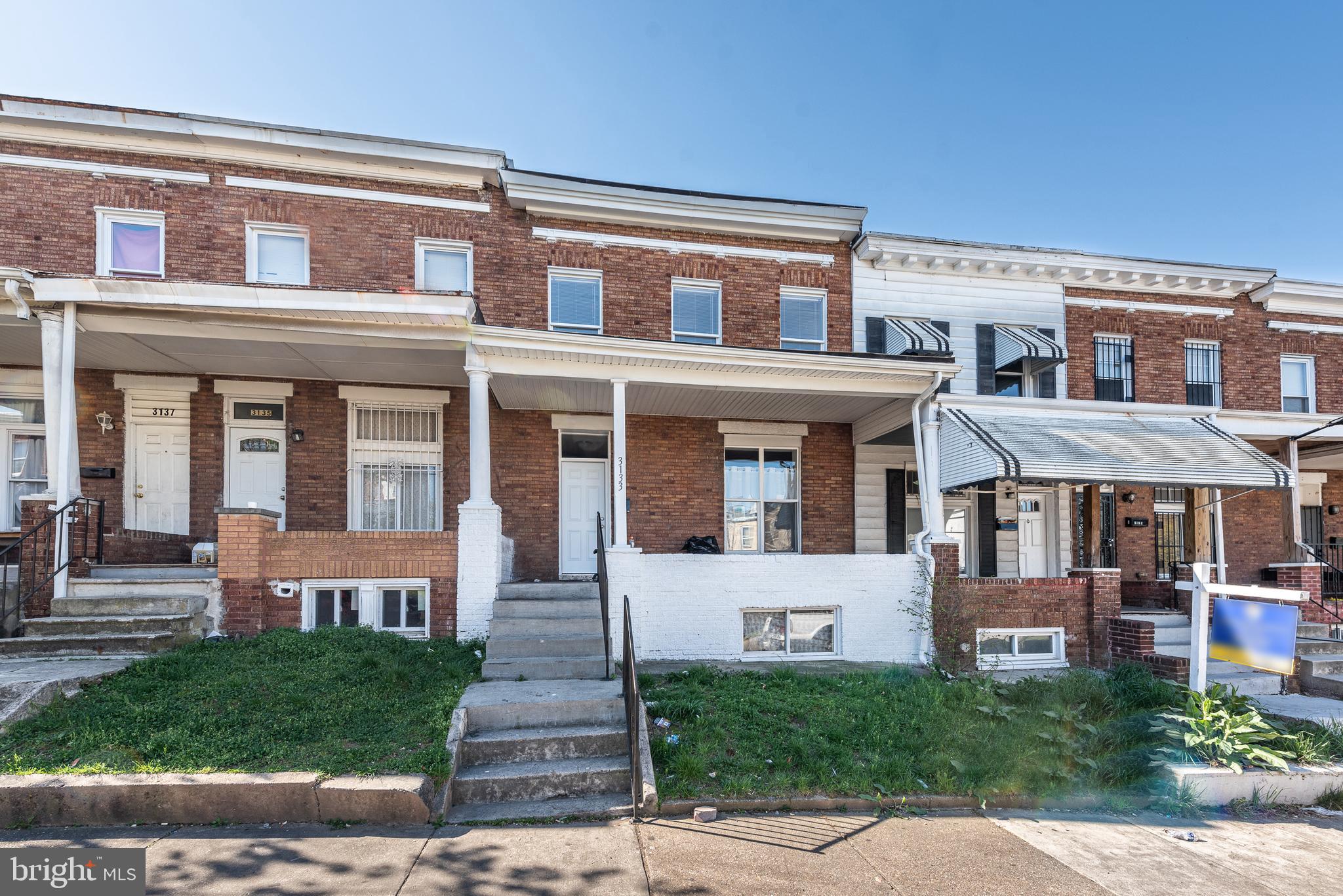 FOUR BY FOUR - Residential