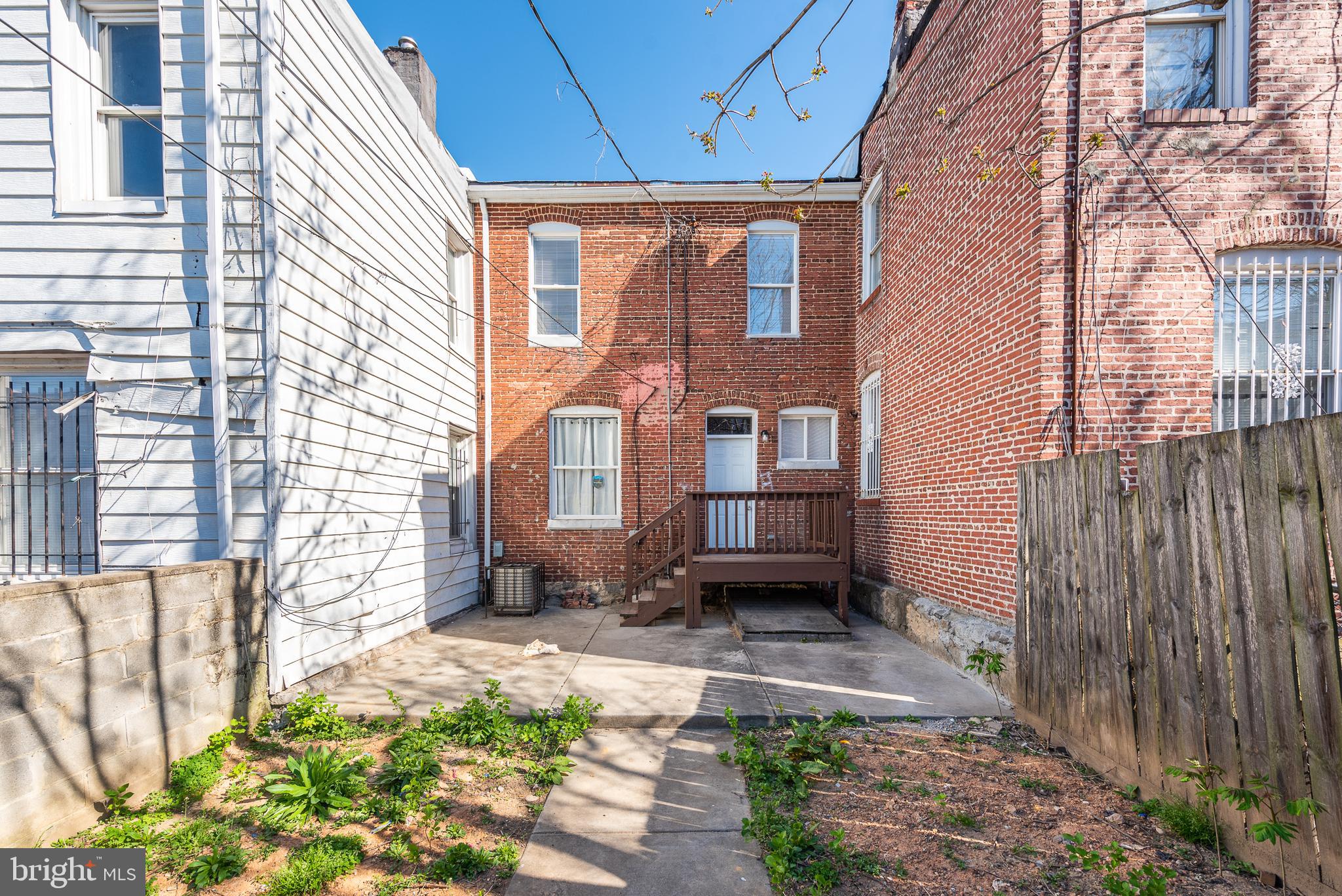 FOUR BY FOUR - Residential