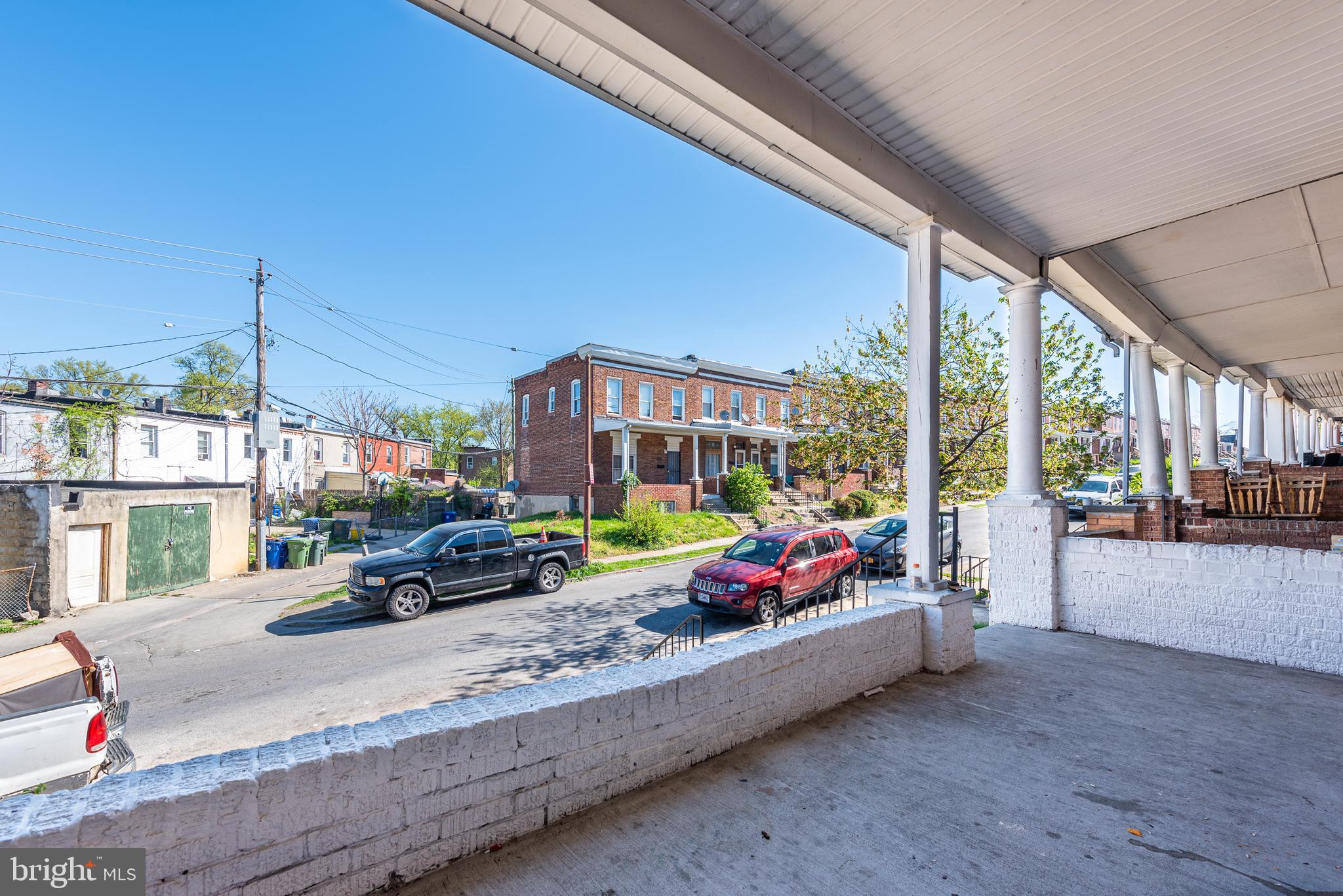 FOUR BY FOUR - Residential