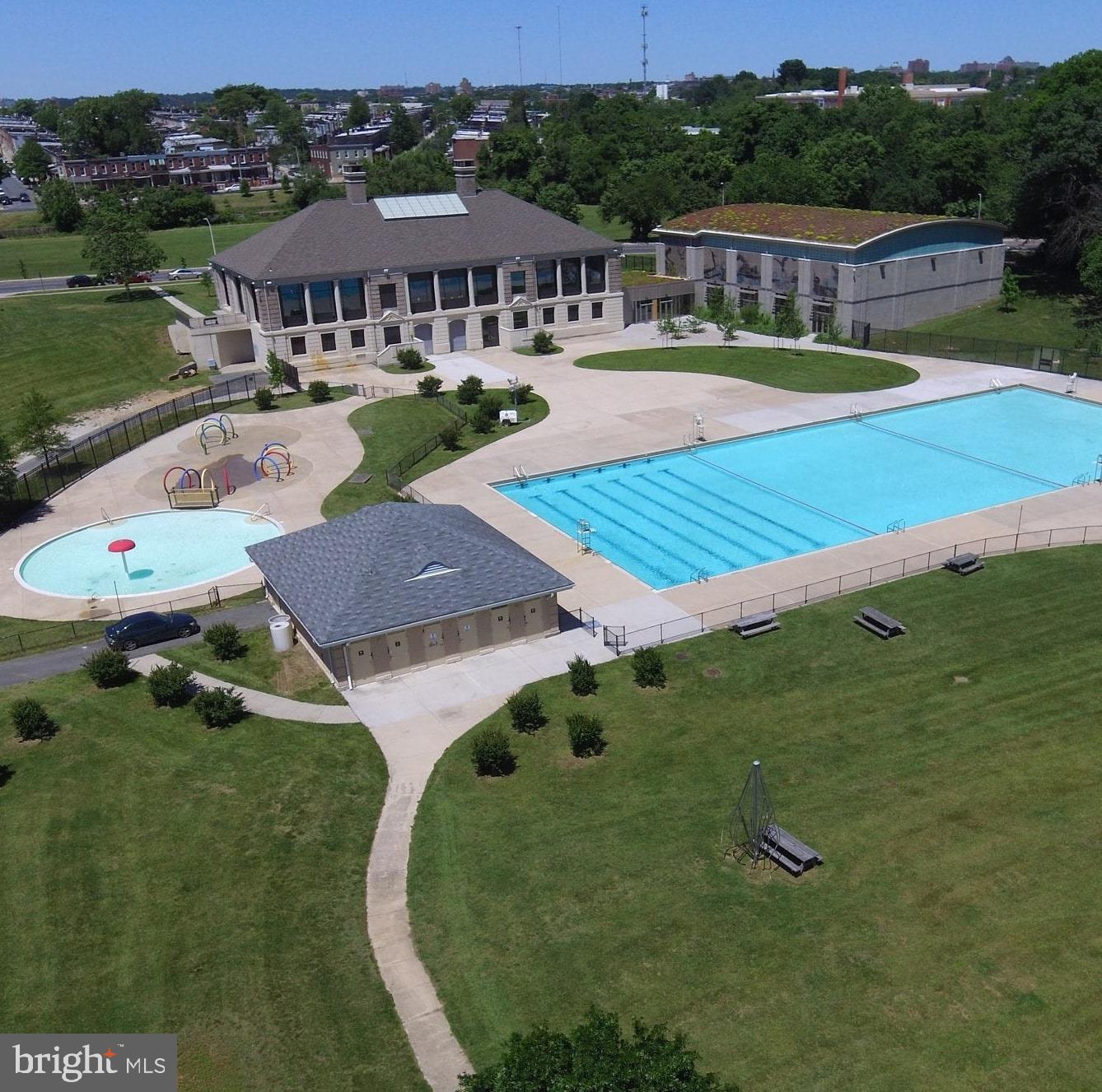 FOUR BY FOUR - Residential