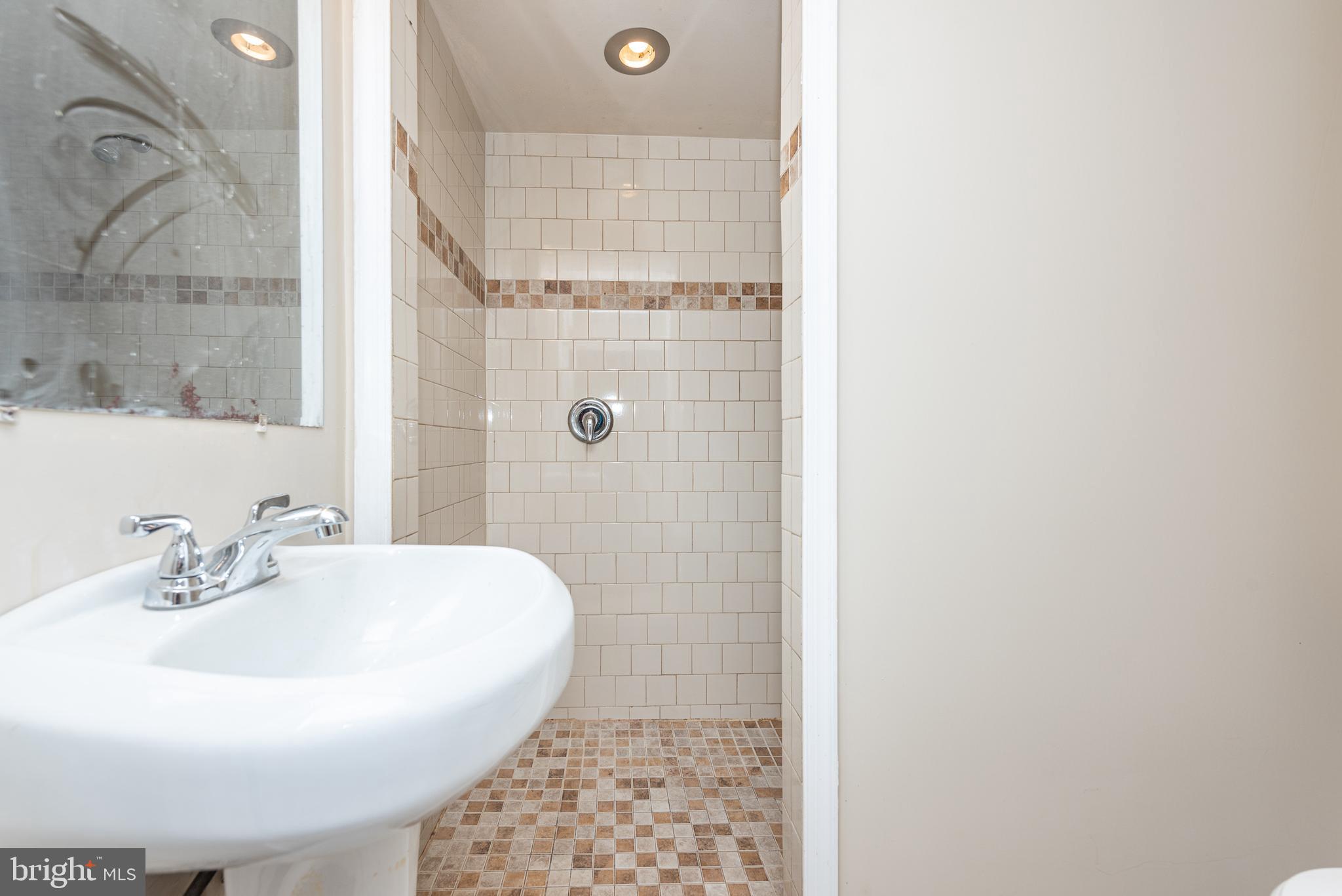 FOUR BY FOUR - Residential