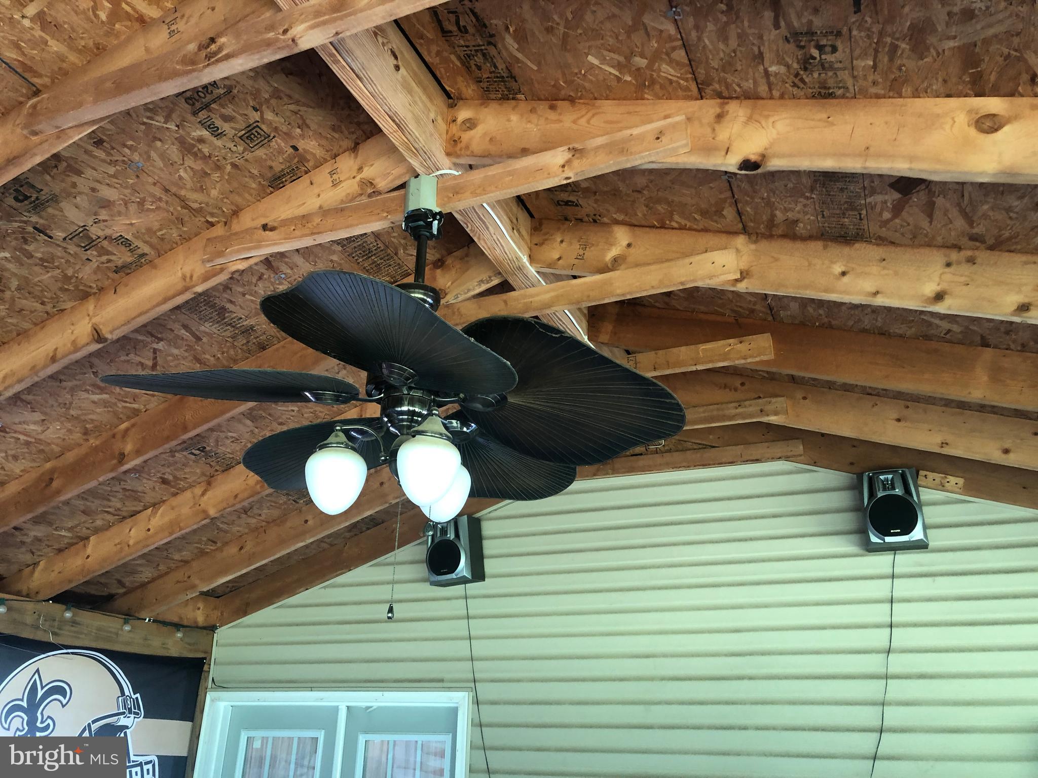 LAKE ANNA WOODS - Residential