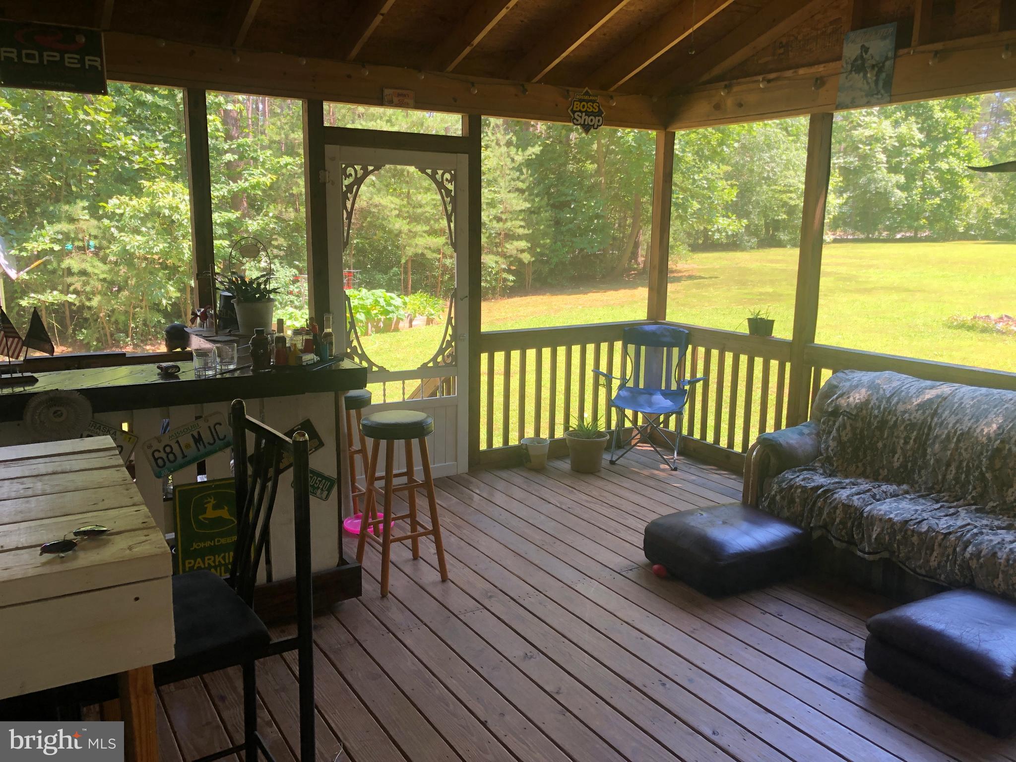 LAKE ANNA WOODS - Residential