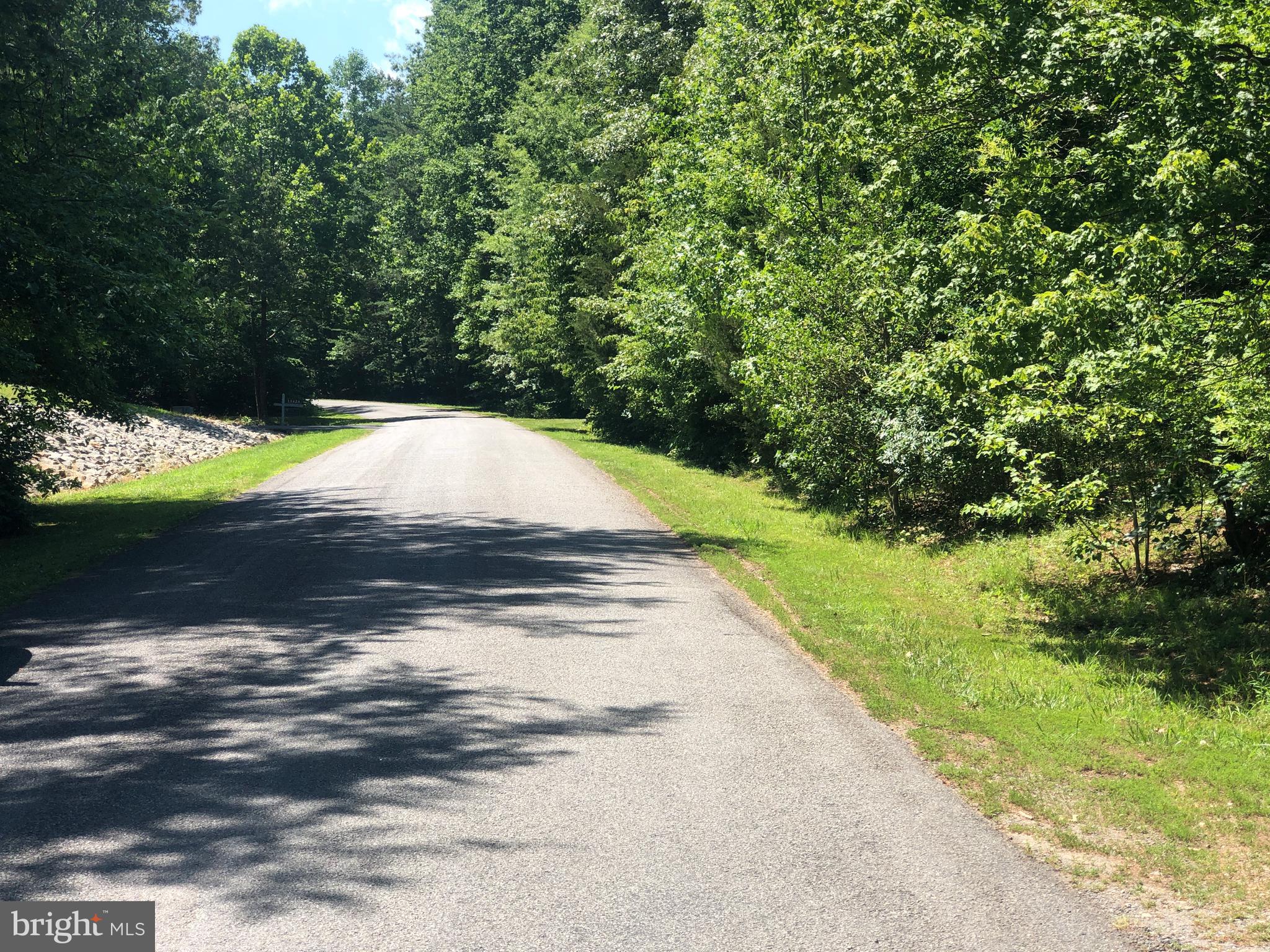 LAKE ANNA WOODS - Residential