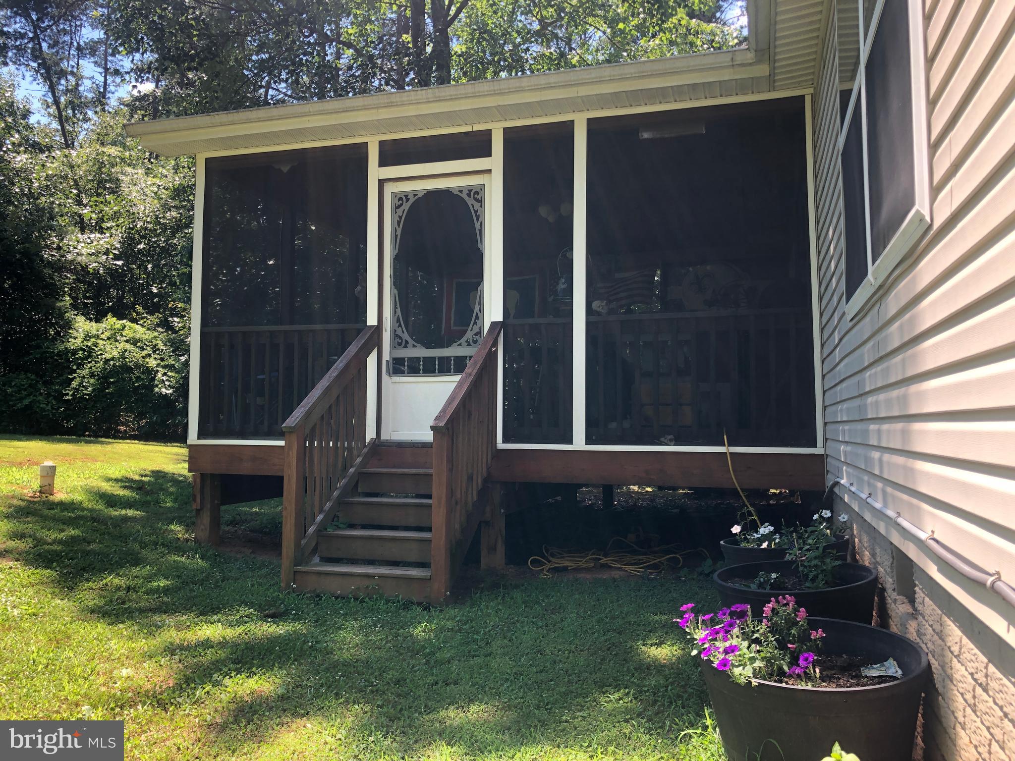 LAKE ANNA WOODS - Residential