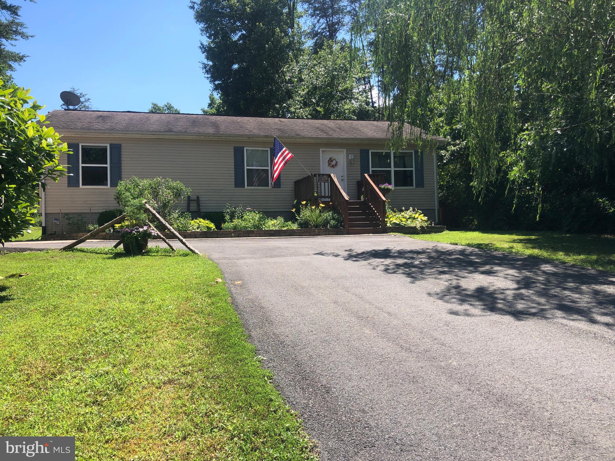 LAKE ANNA WOODS - Residential