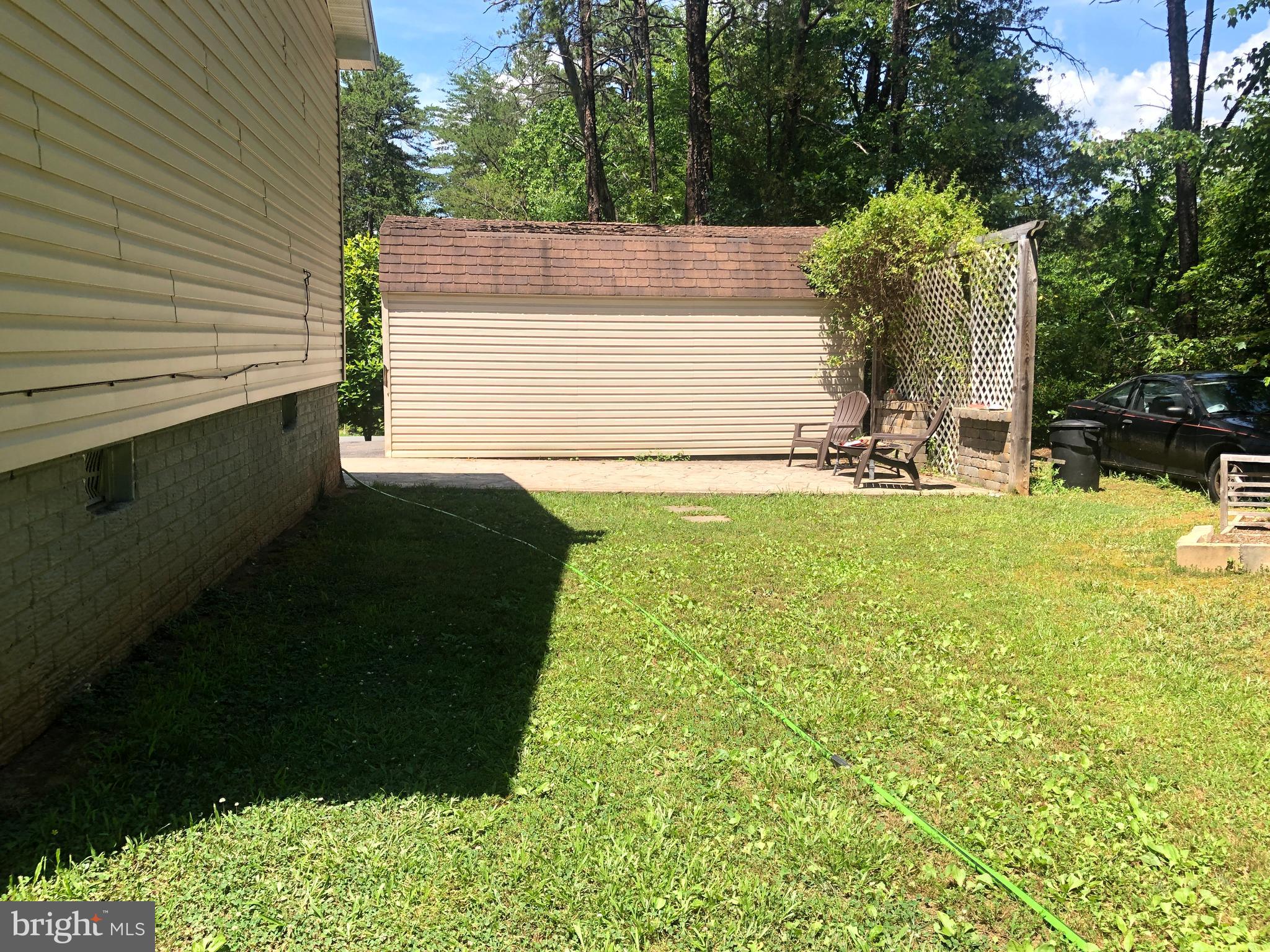 LAKE ANNA WOODS - Residential