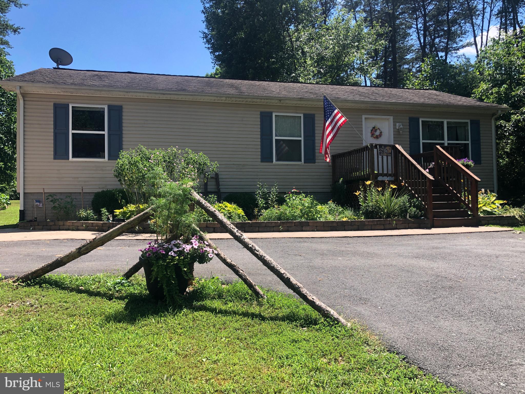 LAKE ANNA WOODS - Residential