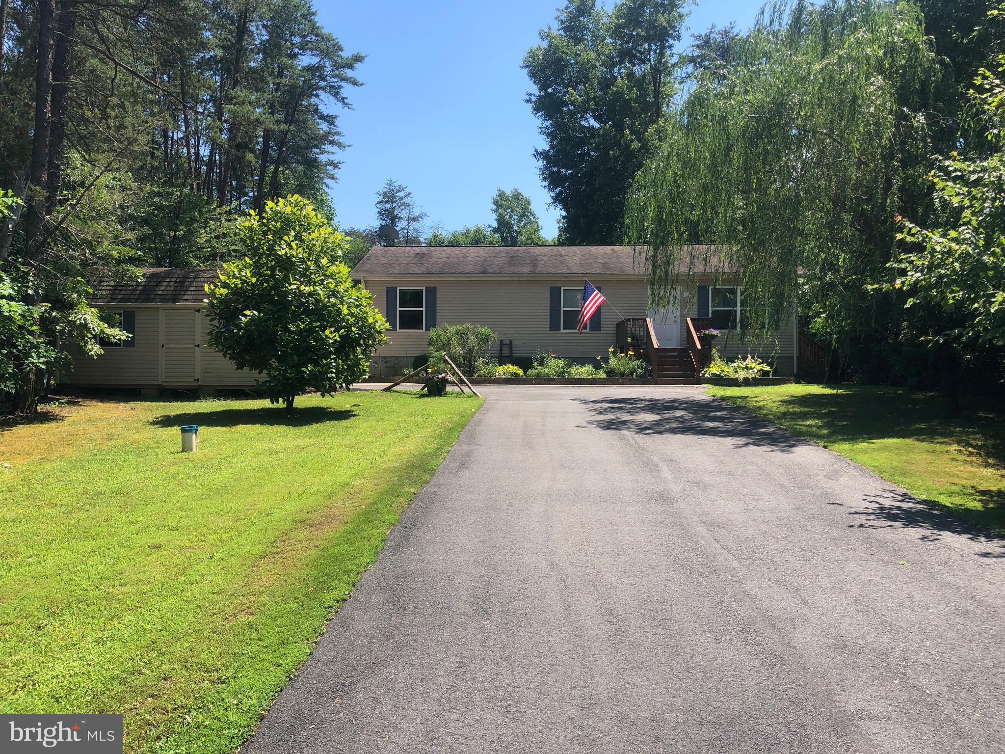 LAKE ANNA WOODS - Residential