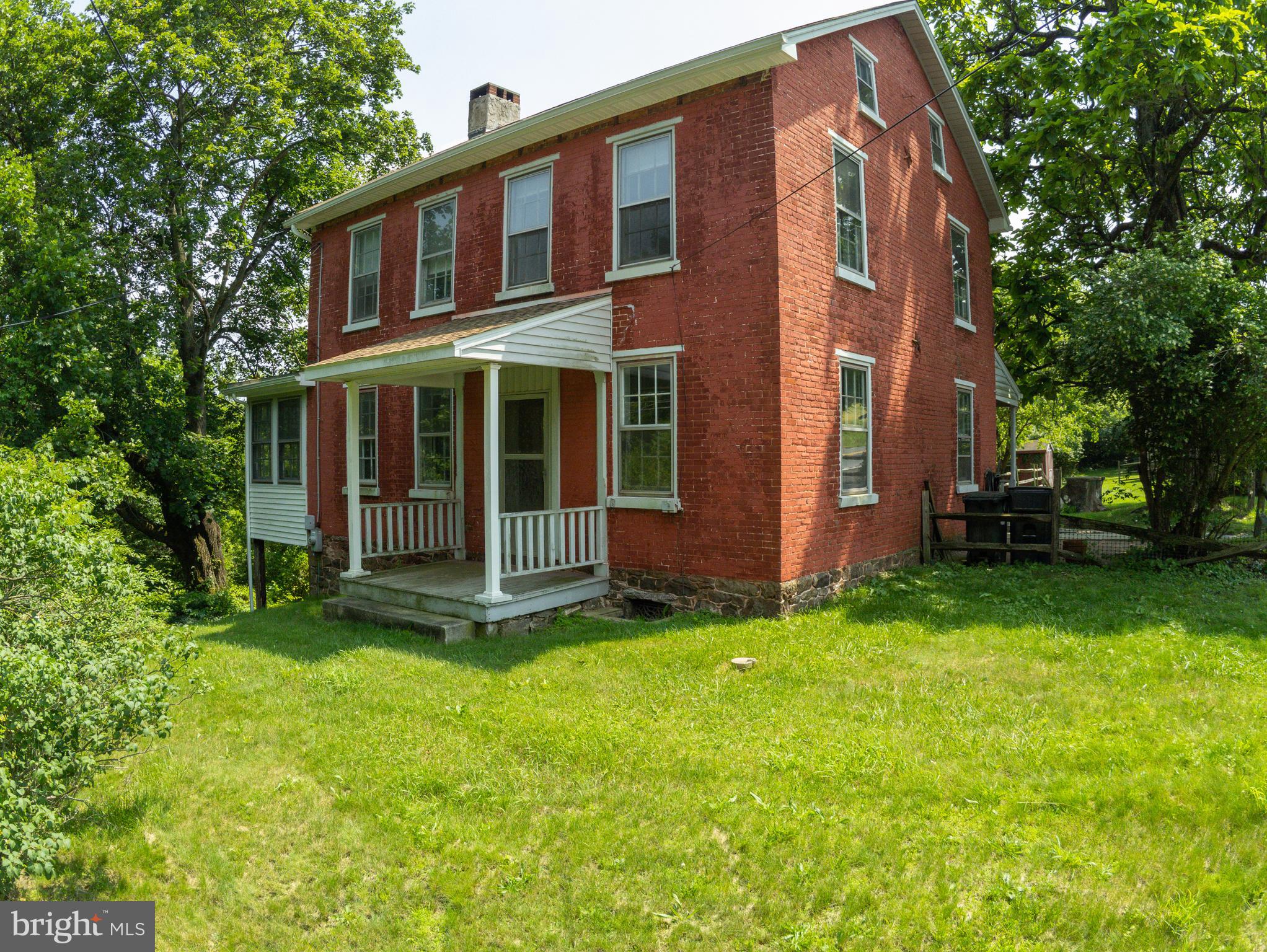 1018 FAIRVIEW DRIVE