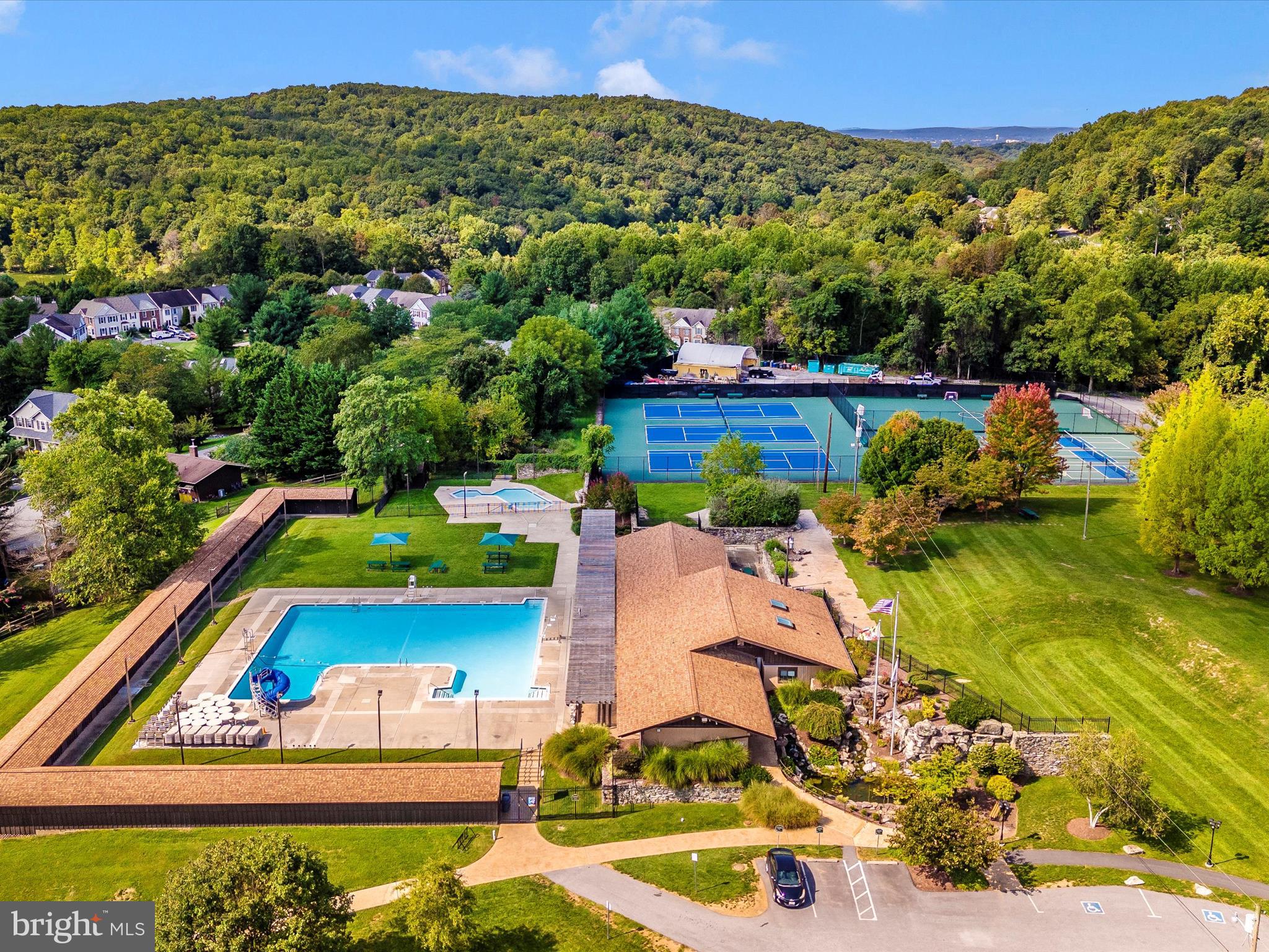 EAGLEHEAD PINEHURST - Residential