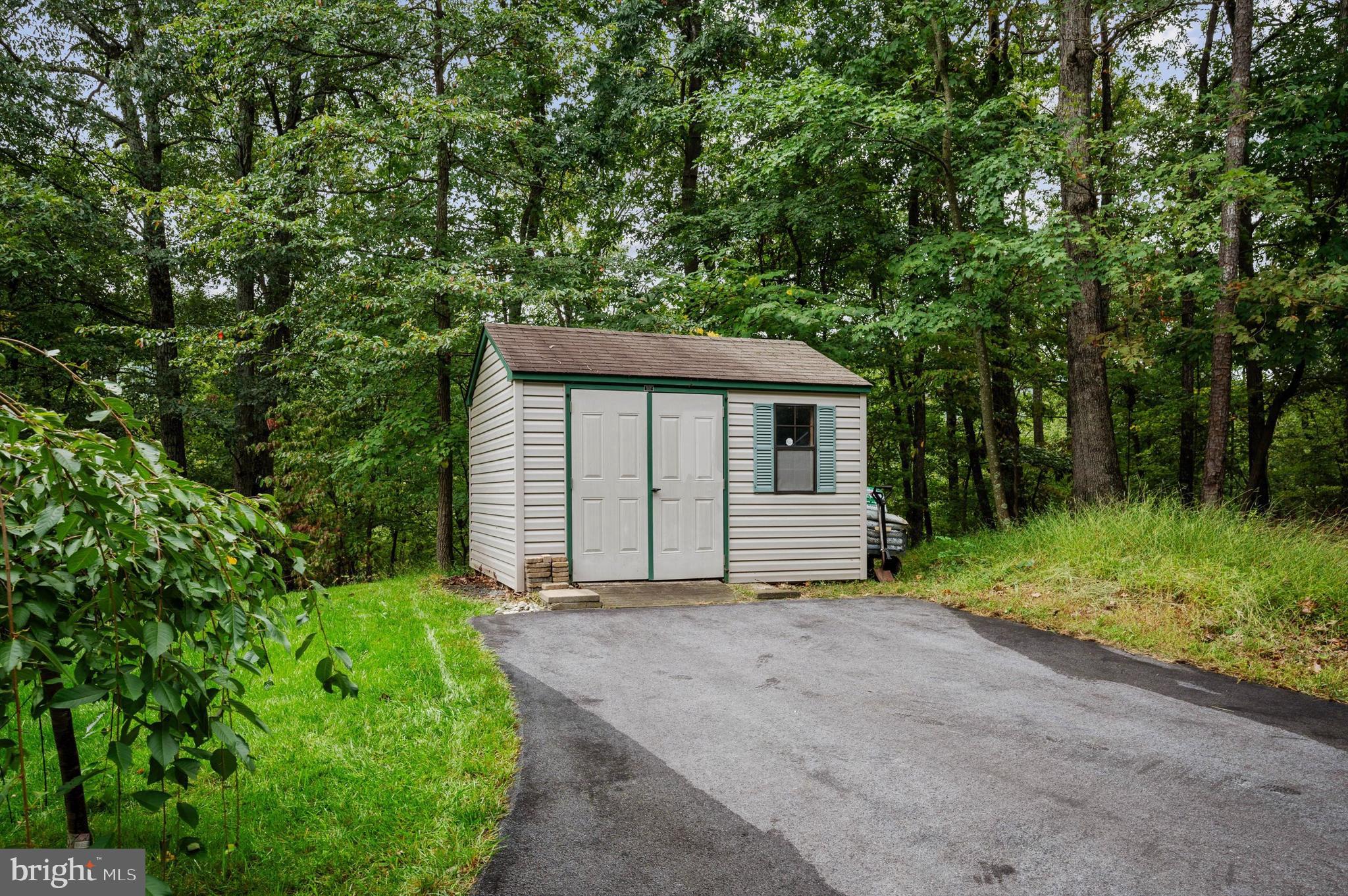 ROUND TOP ESTATES - Residential