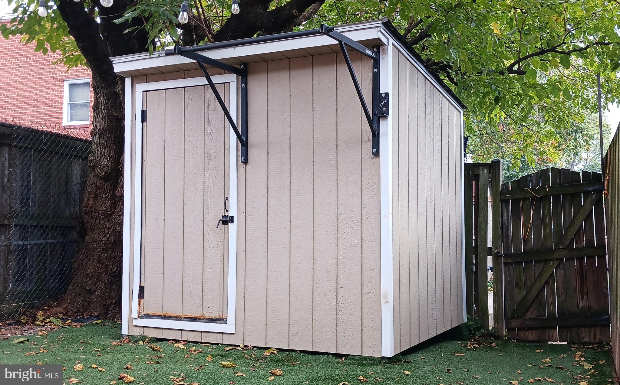 KENWOOD TOWERS - Residential Lease