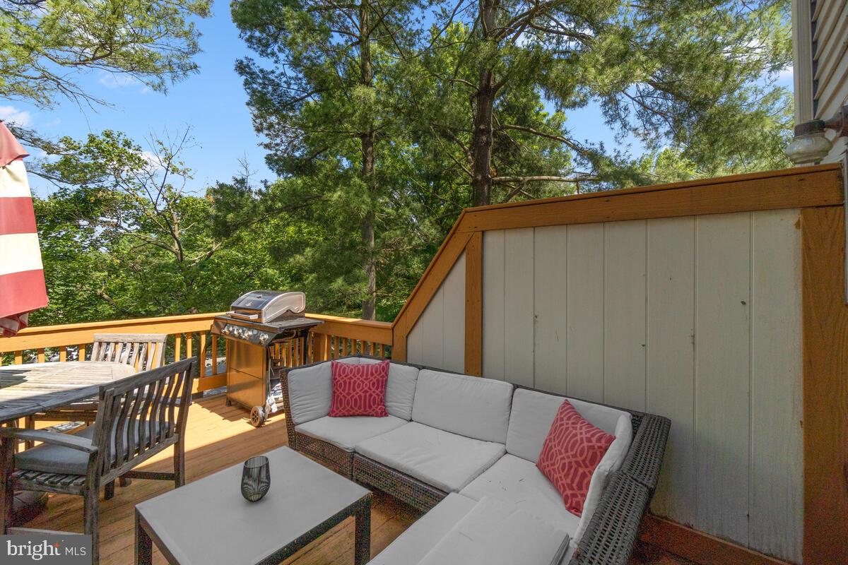 WHISPERWOOD - Residential Lease