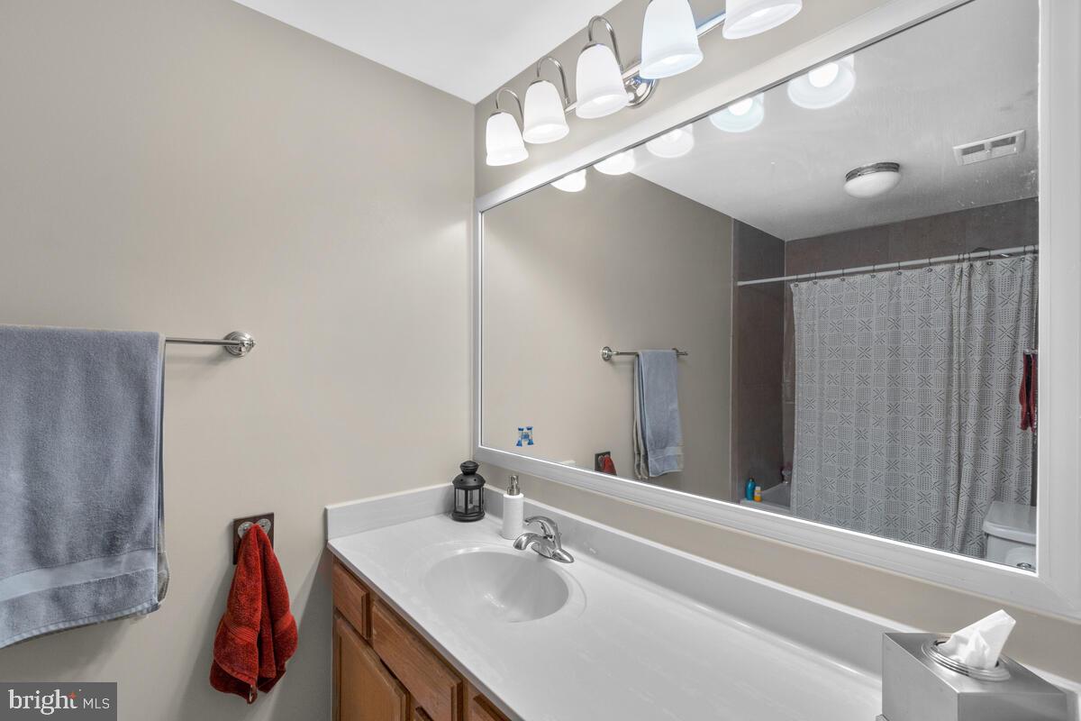 WHISPERWOOD - Residential Lease