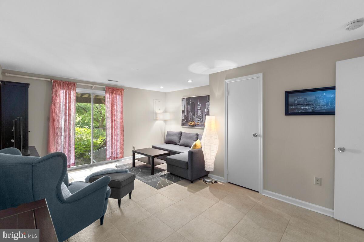 WHISPERWOOD - Residential Lease