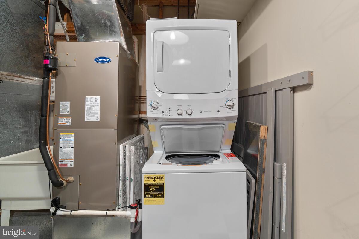 WHISPERWOOD - Residential Lease