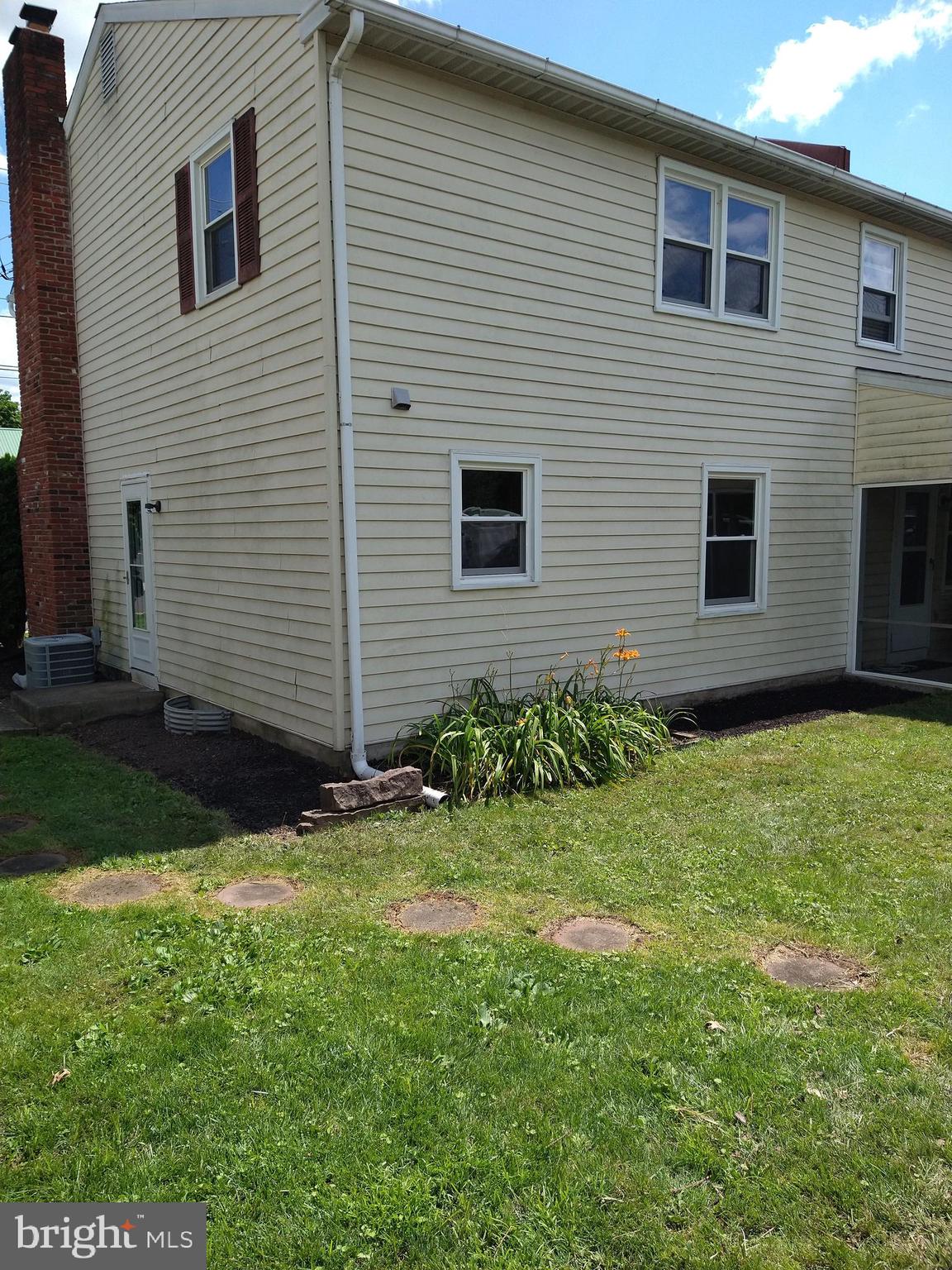 COVERED BRIDGE KNO - Residential Lease