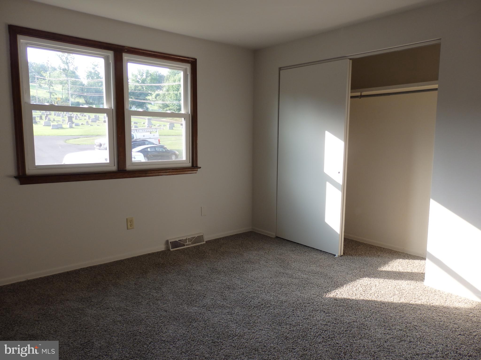 COVERED BRIDGE KNO - Residential Lease
