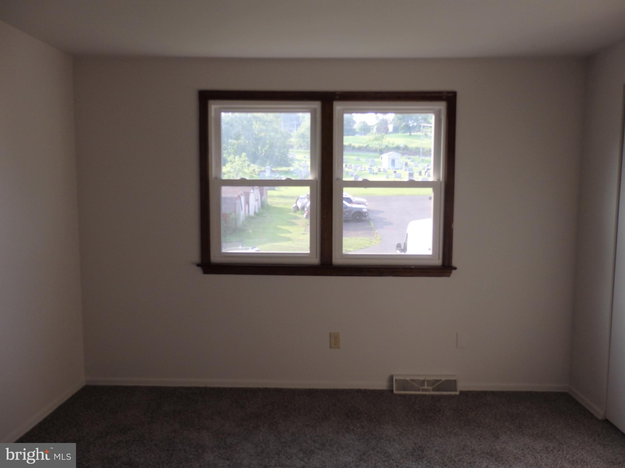COVERED BRIDGE KNO - Residential Lease