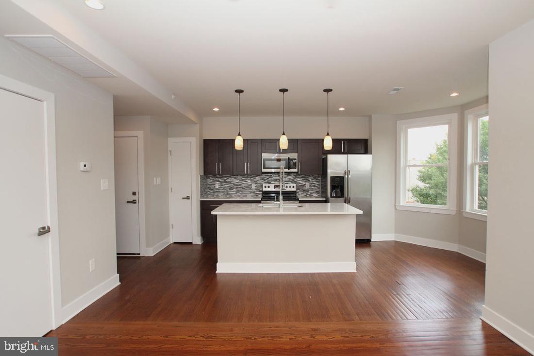 UNIVERSITY CITY - Residential Lease