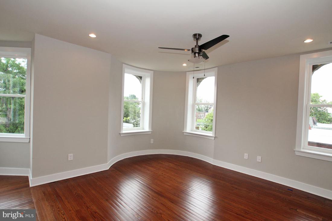 UNIVERSITY CITY - Residential Lease