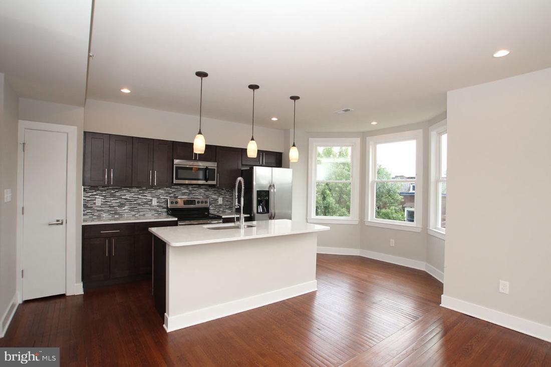 UNIVERSITY CITY - Residential Lease