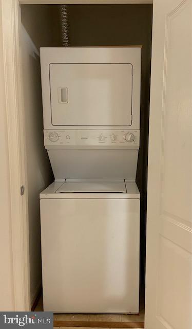 LINDEN ROW CONDOMINIUM - Residential Lease