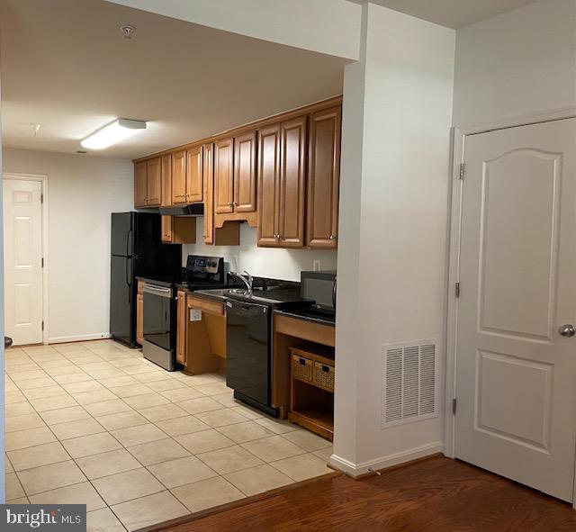 LINDEN ROW CONDOMINIUM - Residential Lease