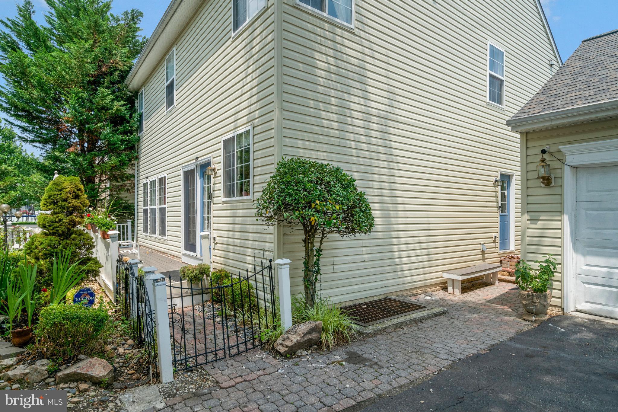 LAUREL HIGHLANDS - Residential