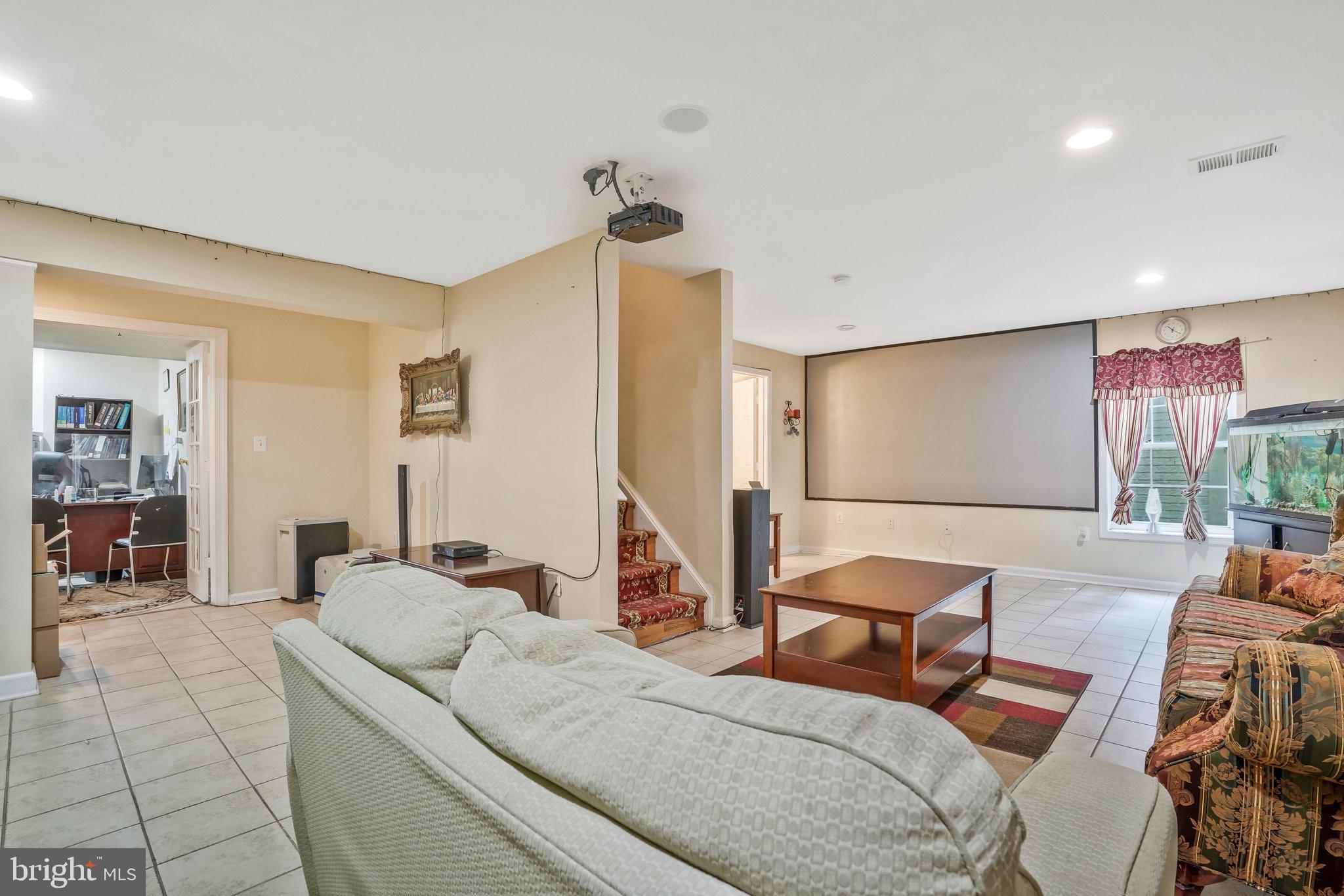 LAUREL HIGHLANDS - Residential