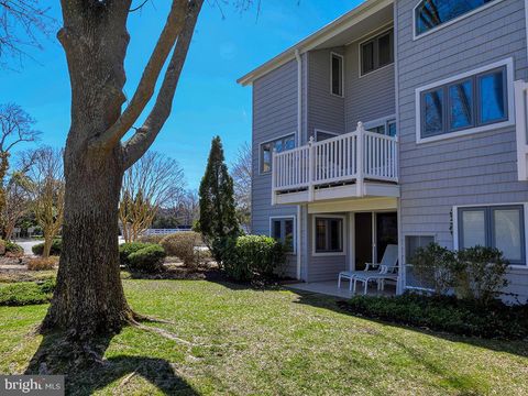 Condo For Sale - 11 Newbold Square #11<br/> REHOBOTH BEACH, DE 19971