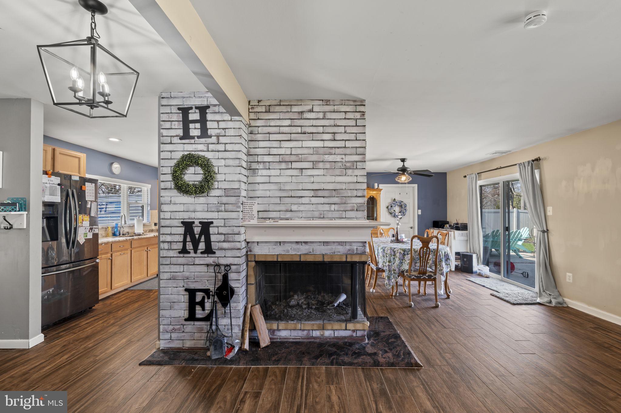 FORSYTHIA GATE - Residential