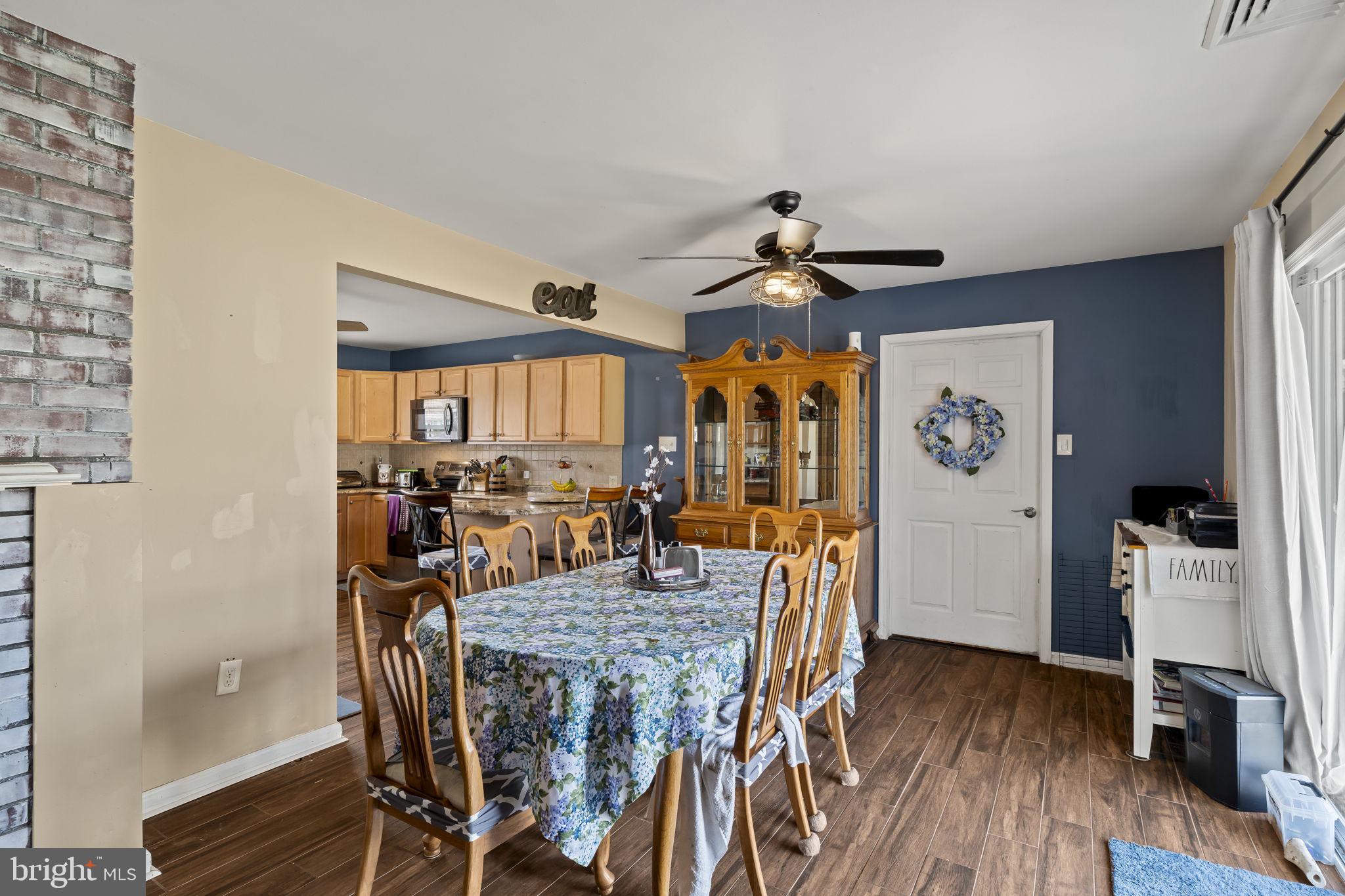 FORSYTHIA GATE - Residential