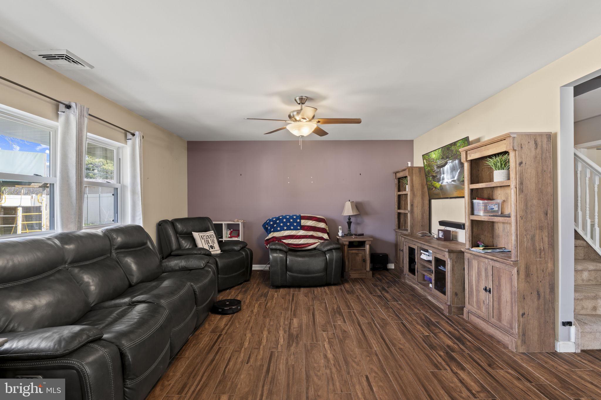 FORSYTHIA GATE - Residential