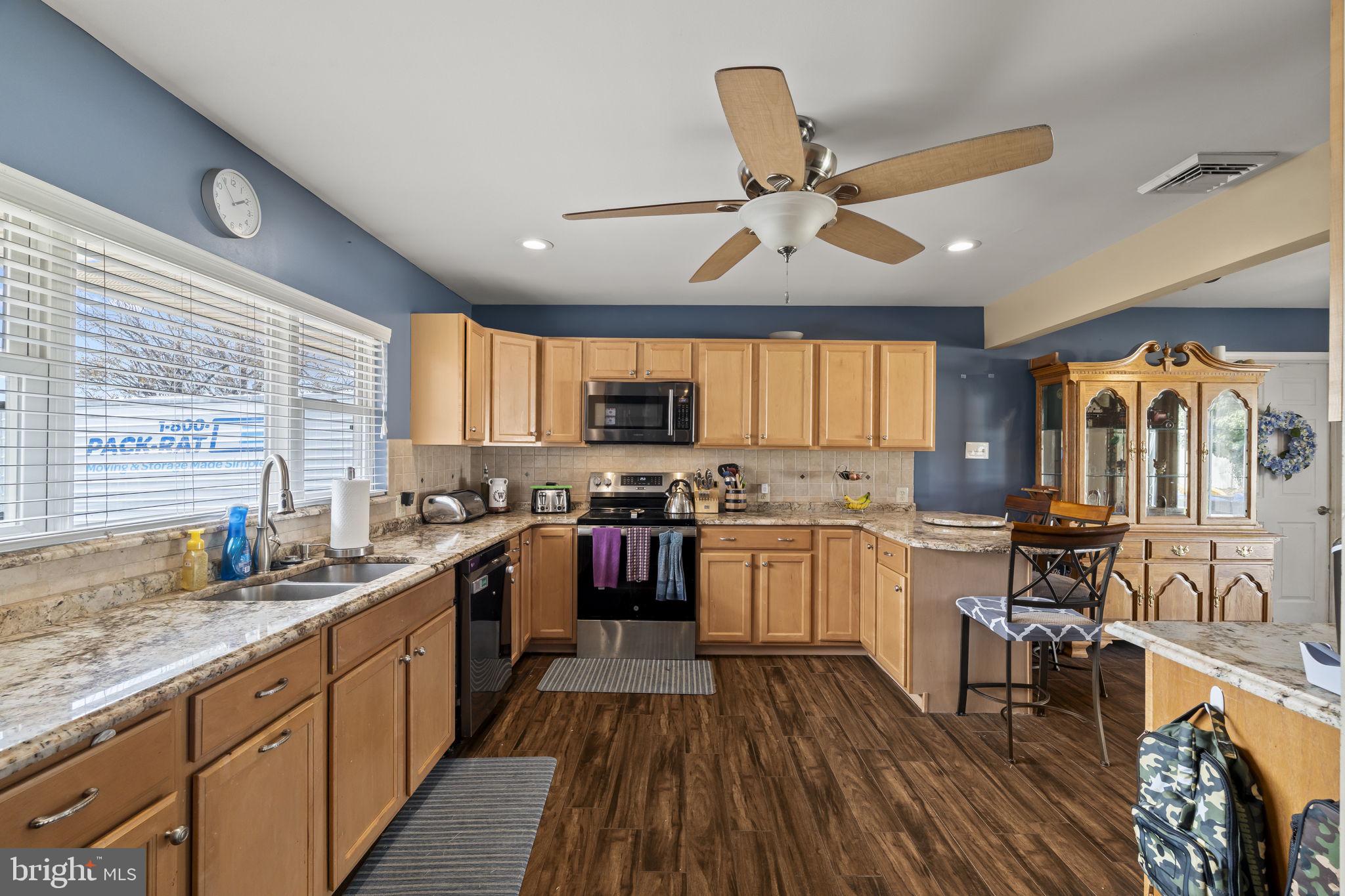 FORSYTHIA GATE - Residential